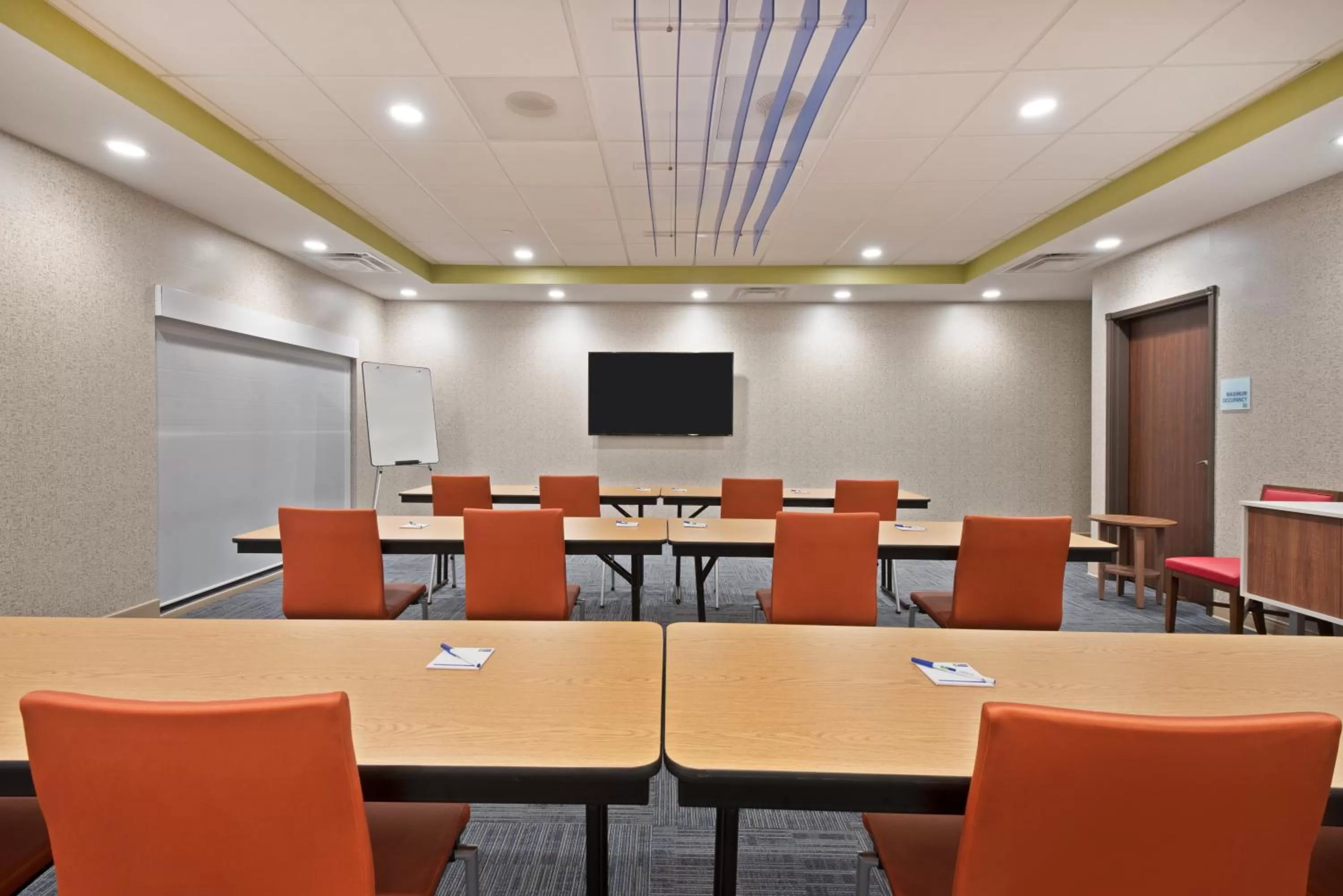 Meeting/conference room in Holiday Inn Express & Suites Uniontown by IHG