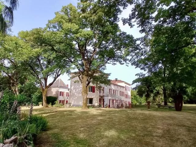 Property building in Domaine de Rasigous