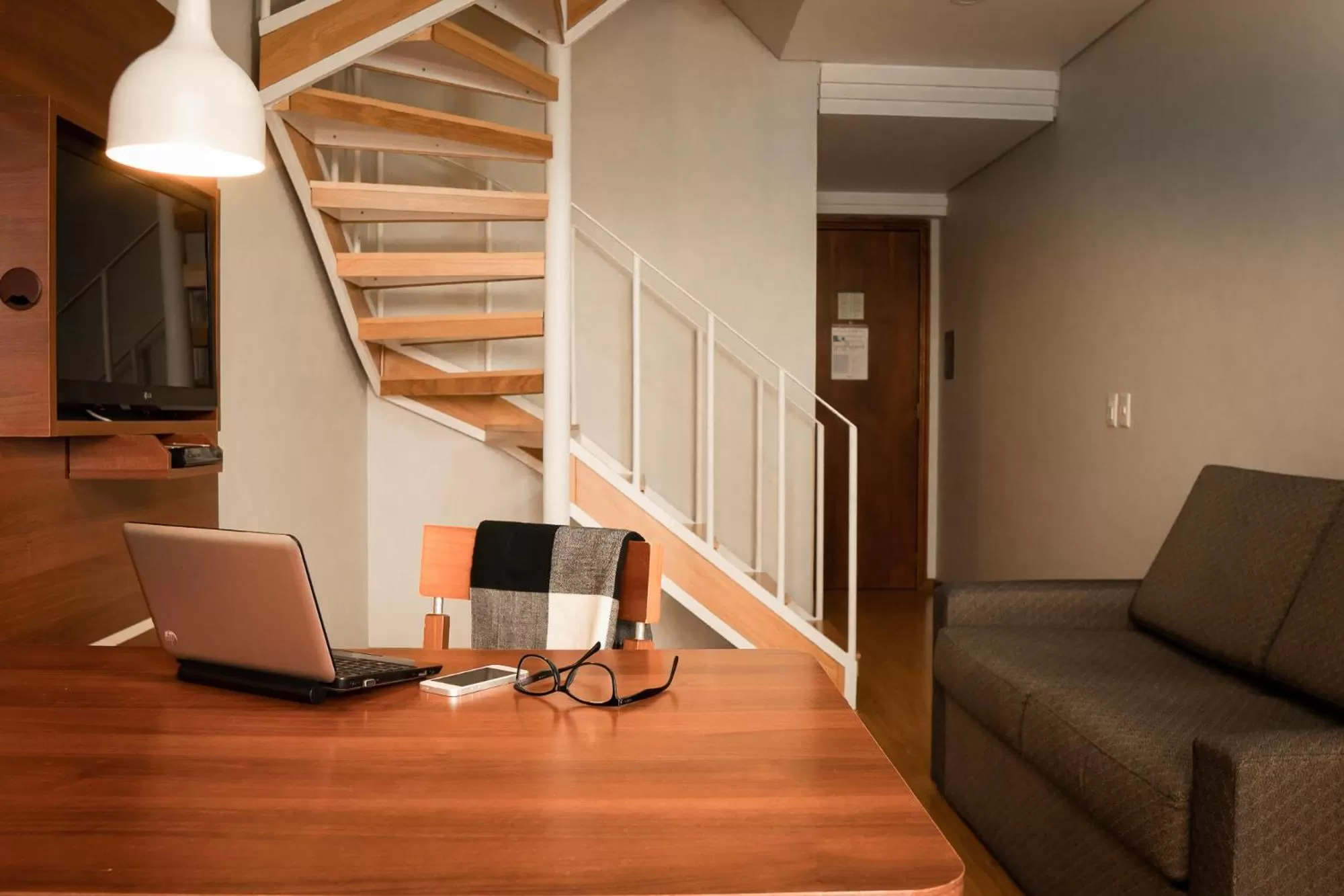 TV and multimedia in Mercure Curitiba Golden