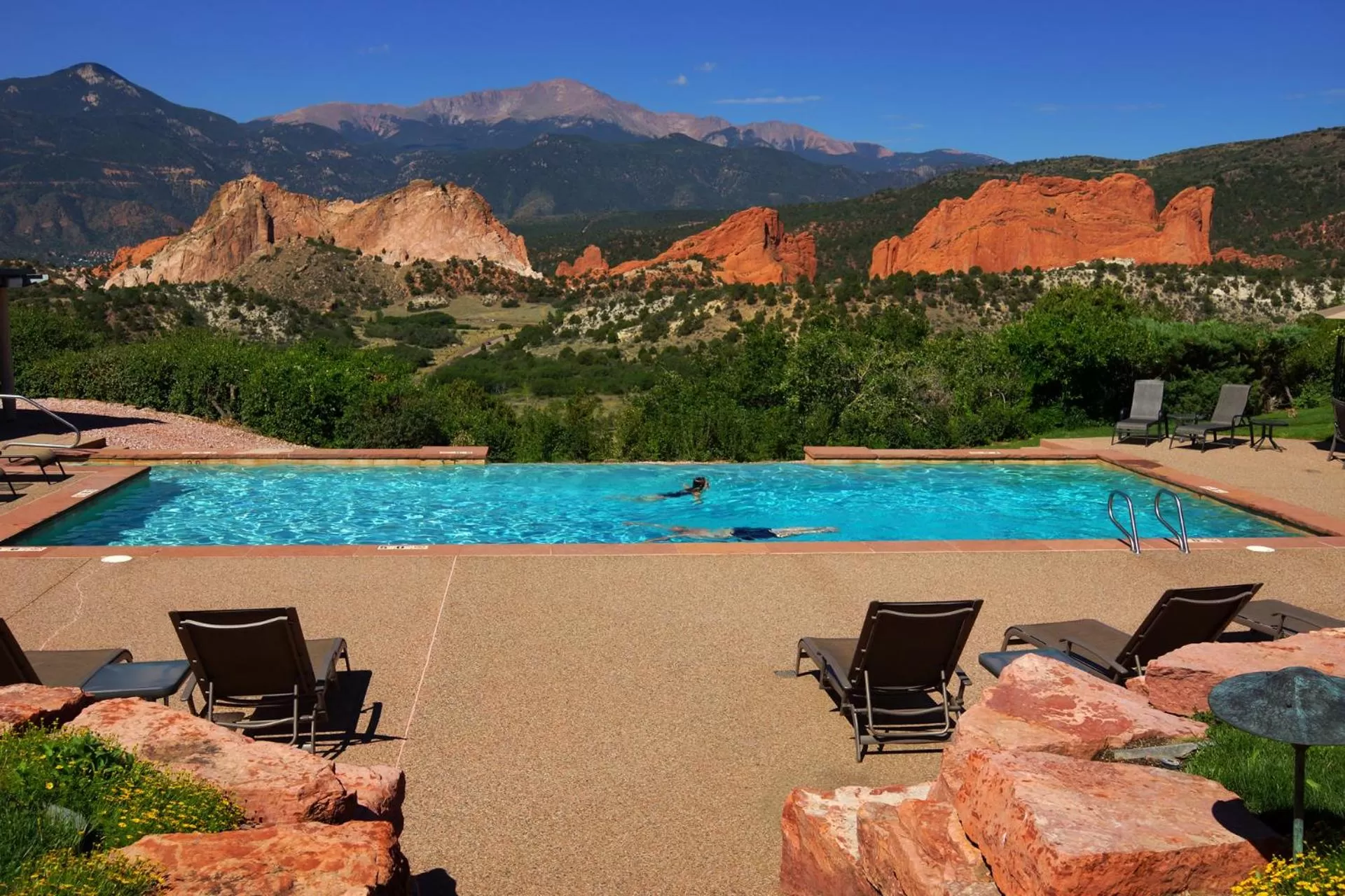Swimming pool in Garden of the Gods Resort & Club