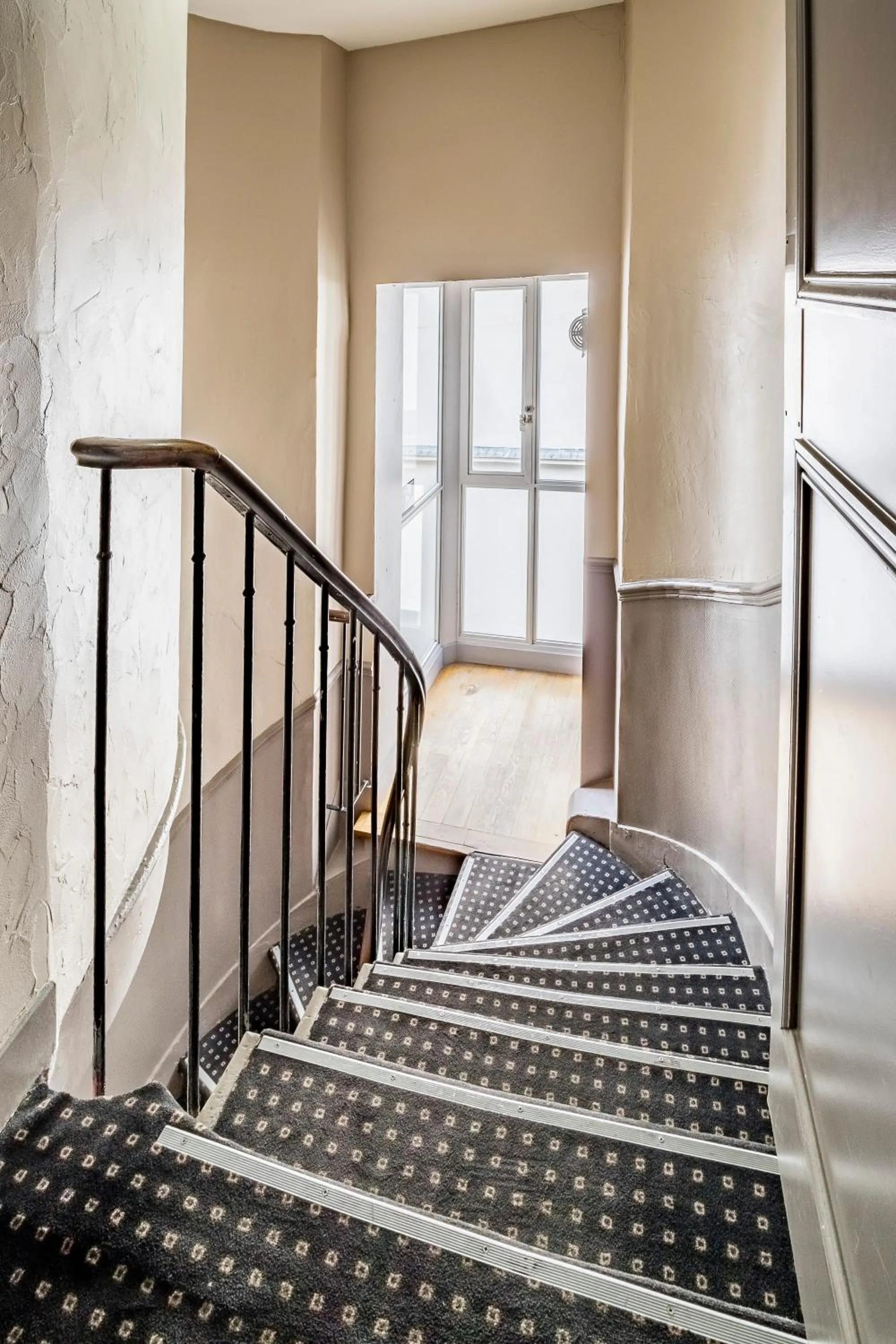 Other, Bed in Hotel Chabrol Opera