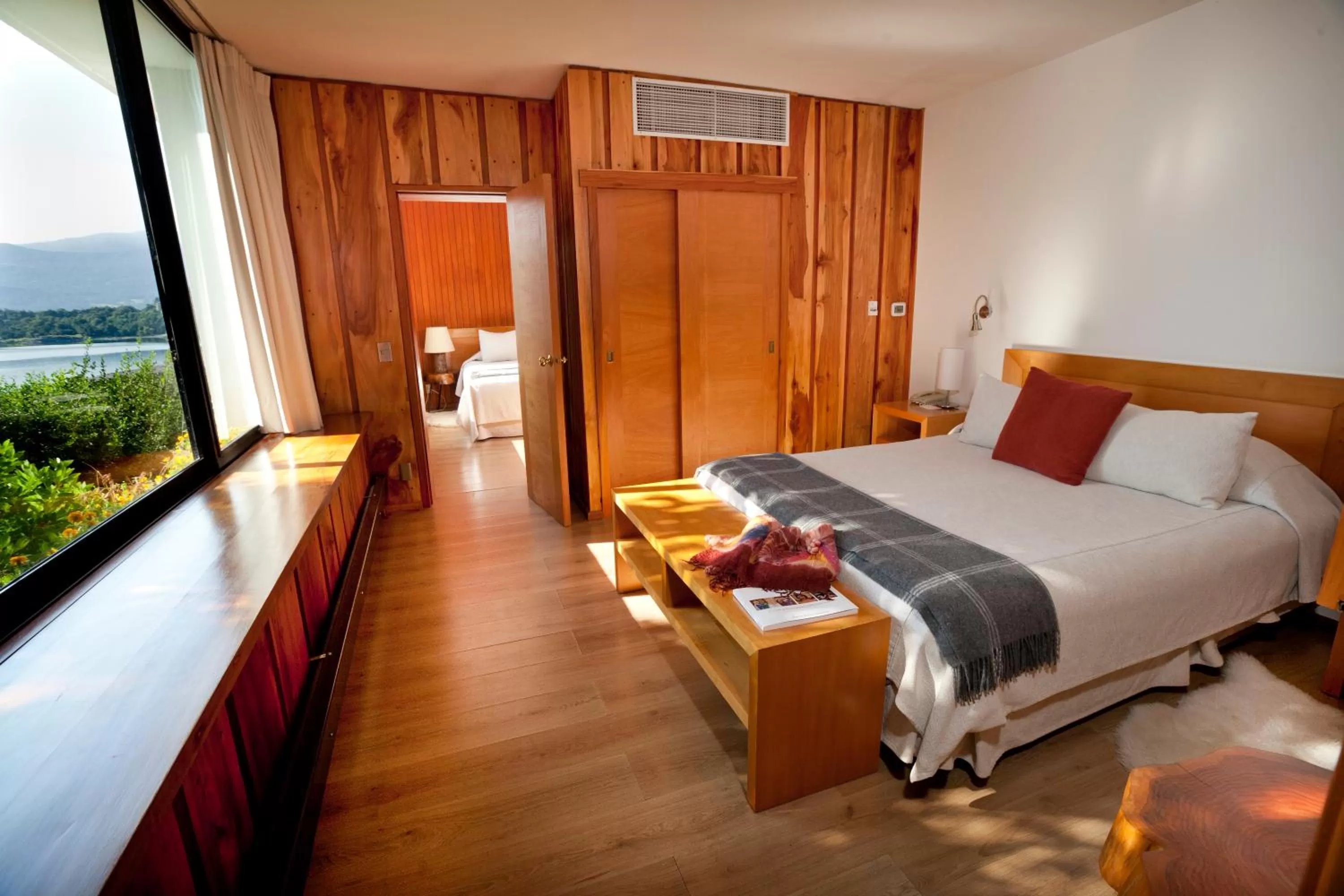 Photo of the whole room, Bed in Hotel Antumalal