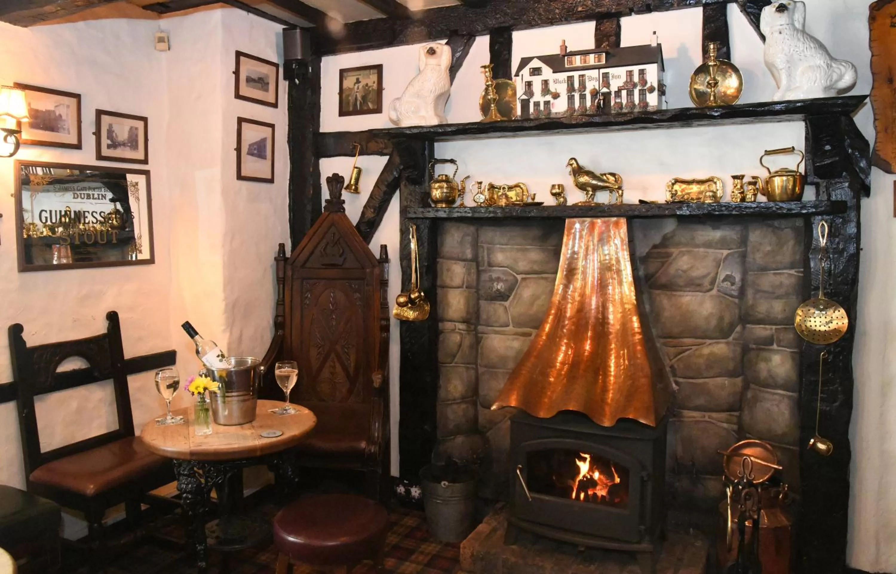 Lounge or bar in The Black Boy Inn