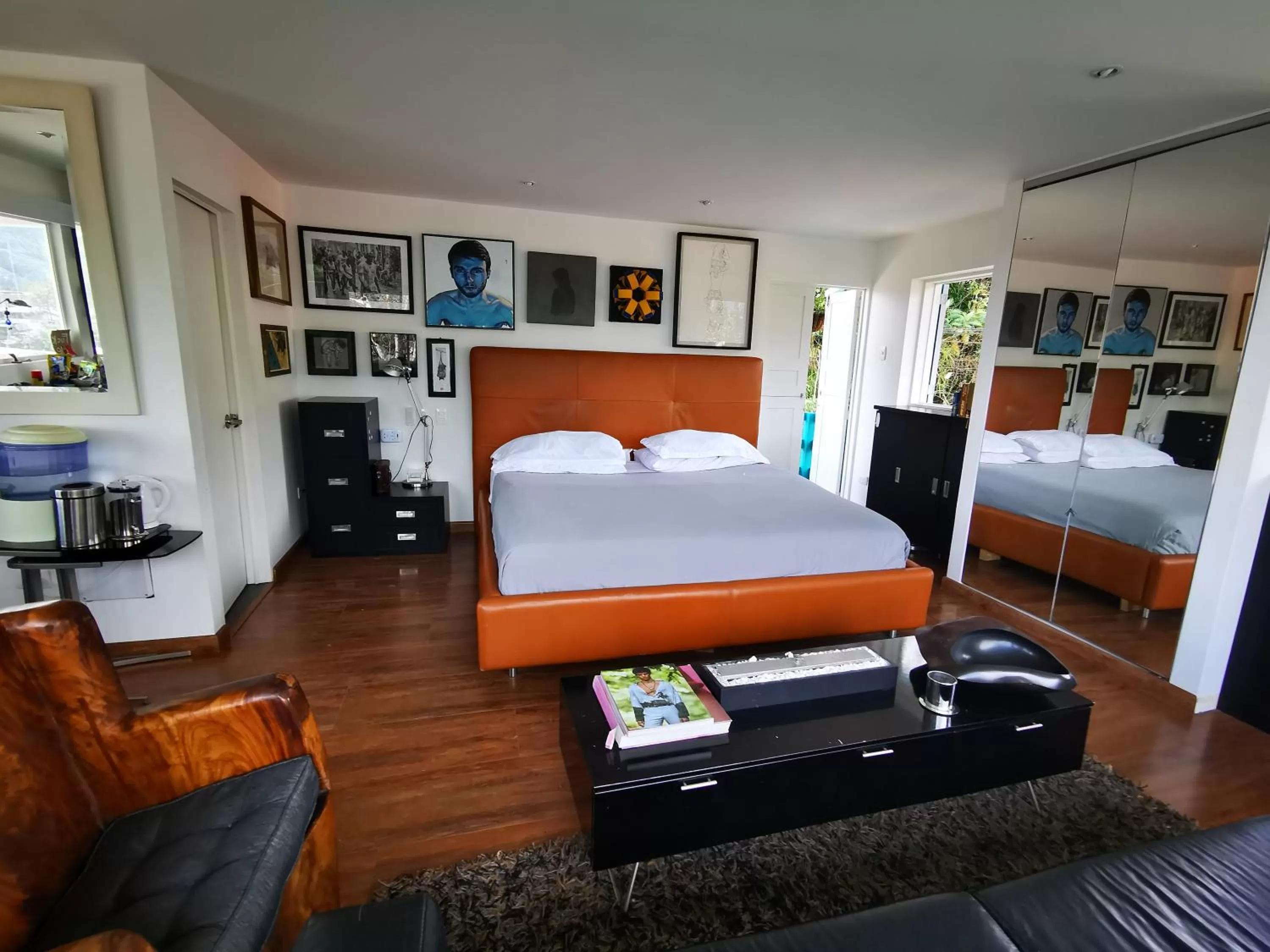 Photo of the whole room in Casa de las Dos Palmas