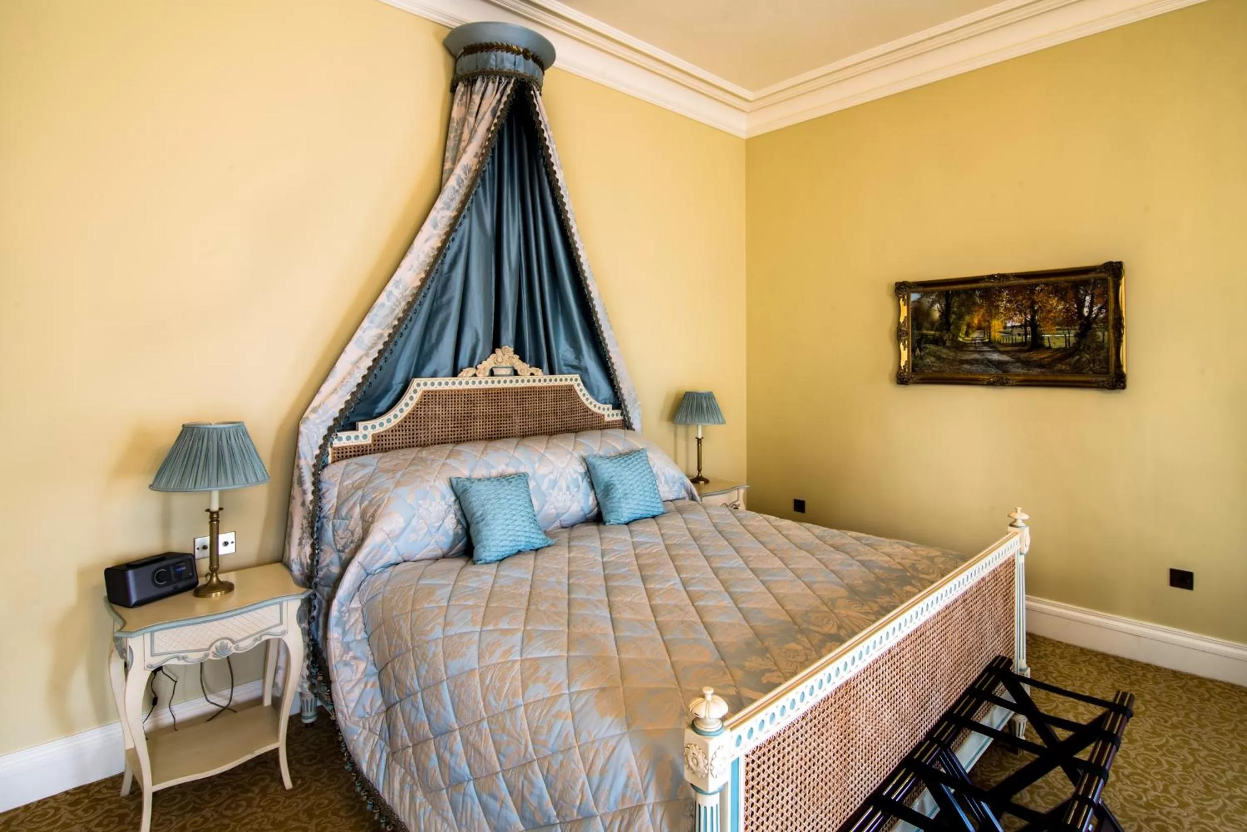 Bed in Crossbasket Castle, Hotel & Restaurant