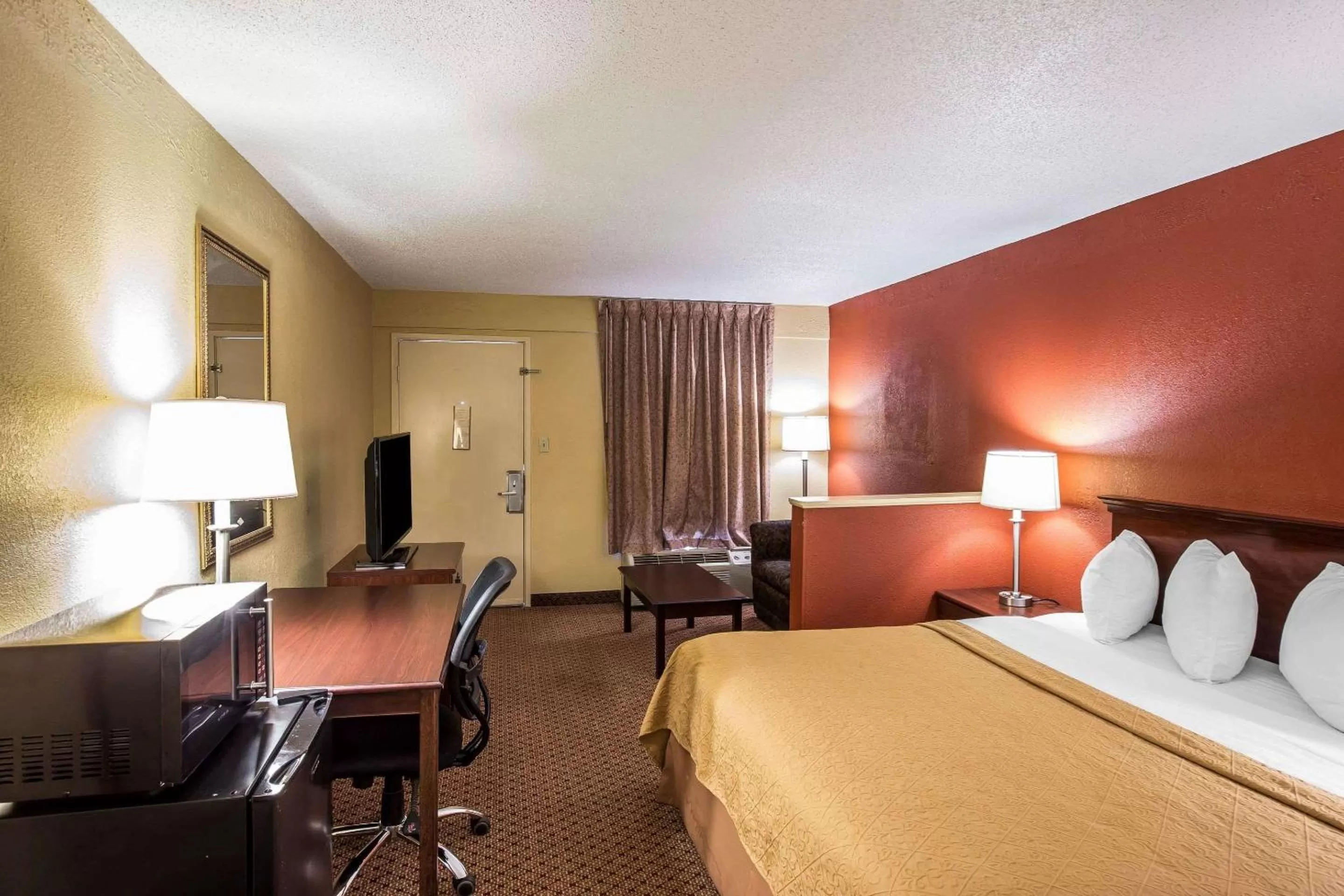 Photo of the whole room, Bed in Quality Inn Gaffney I-85