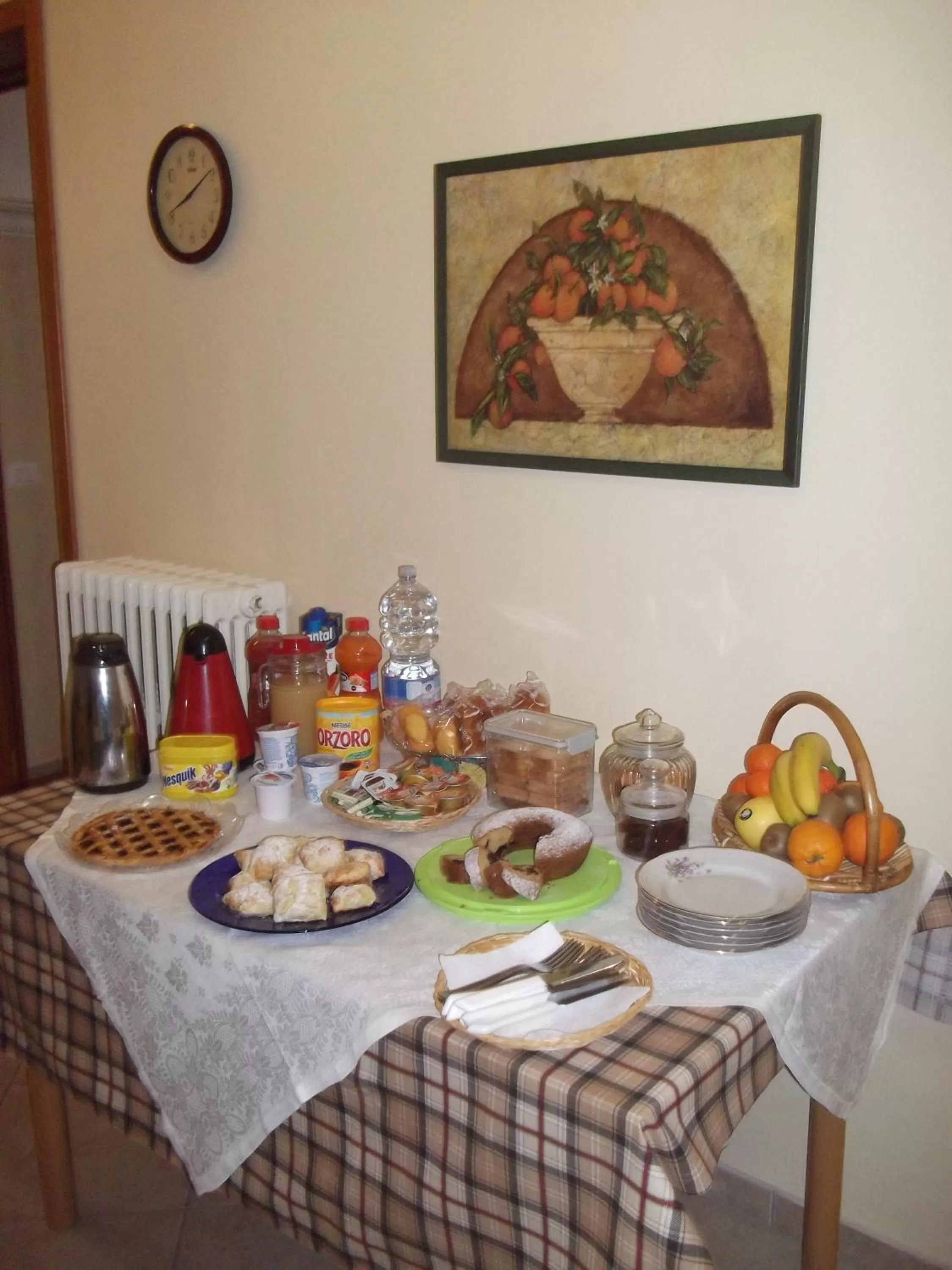 Continental breakfast in B&B La Corte