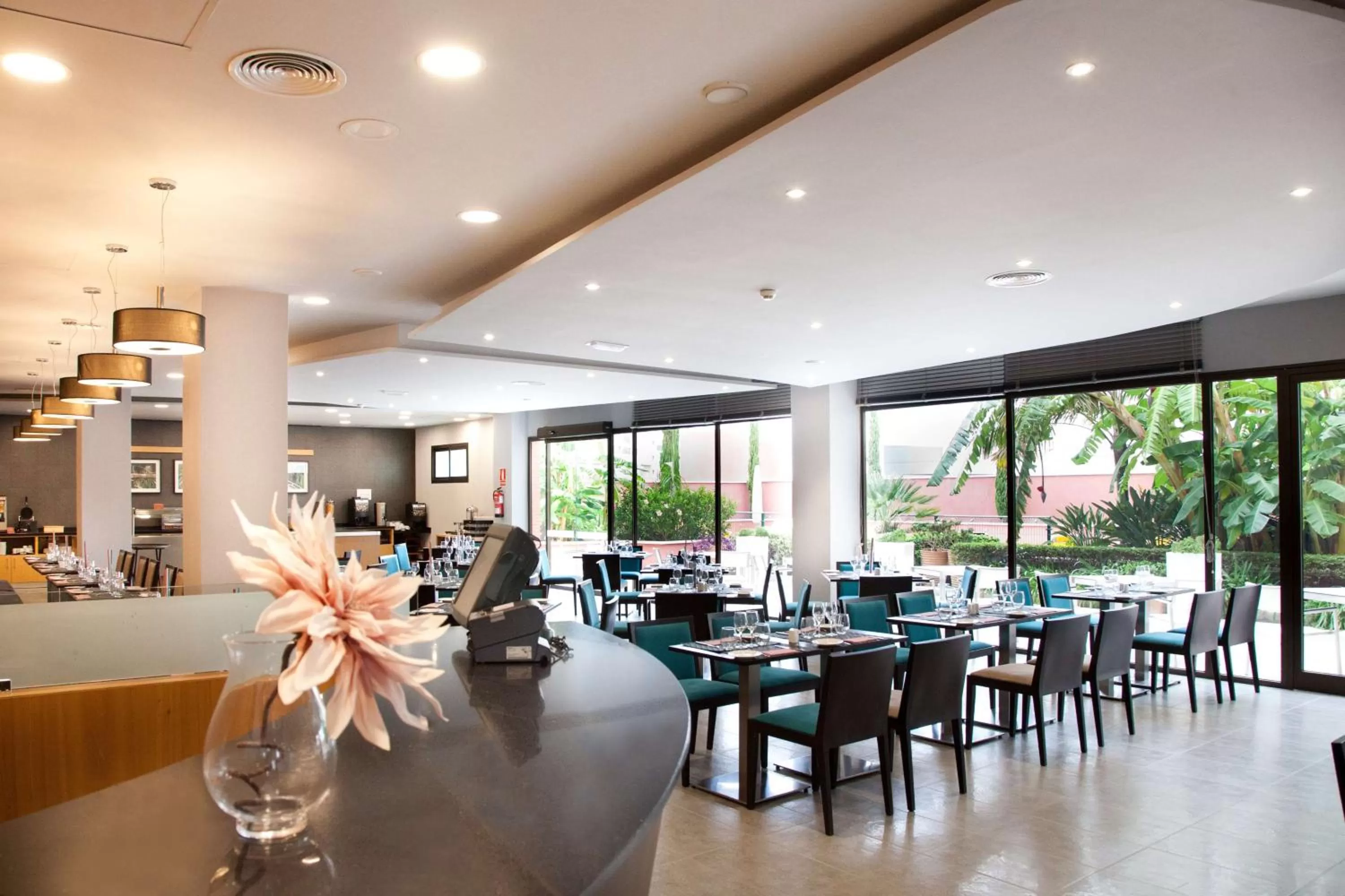 Restaurant/places to eat in Hilton Garden Inn Málaga