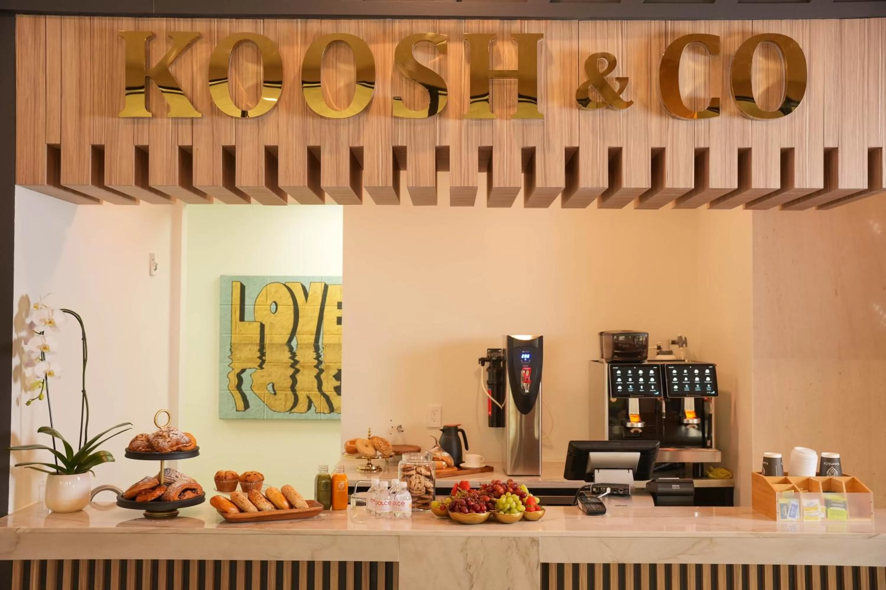 Restaurant/places to eat in Dolce by Wyndham Hollywood