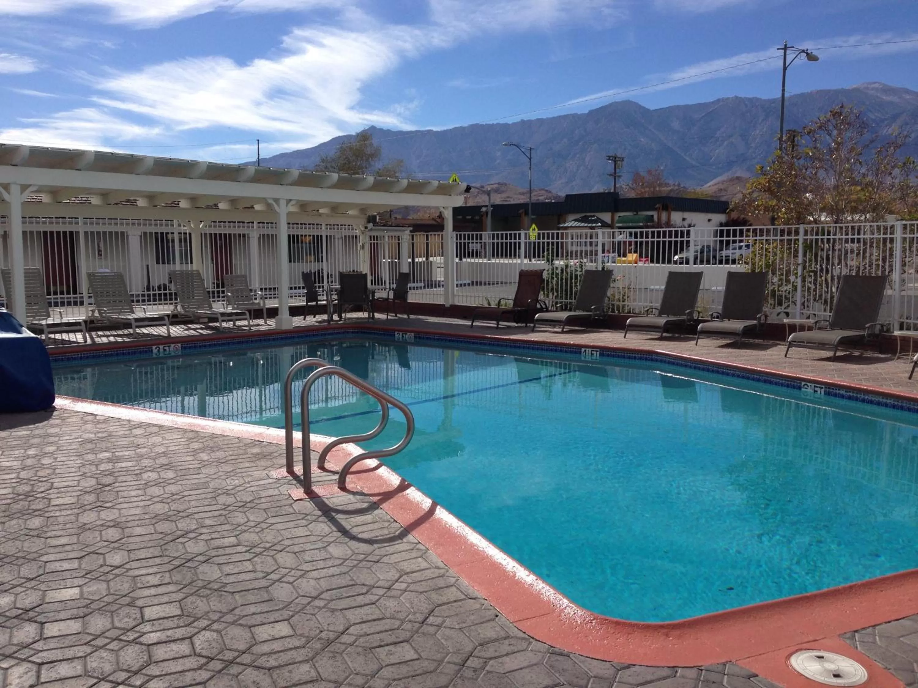 Swimming pool in Historic Dow Hotel