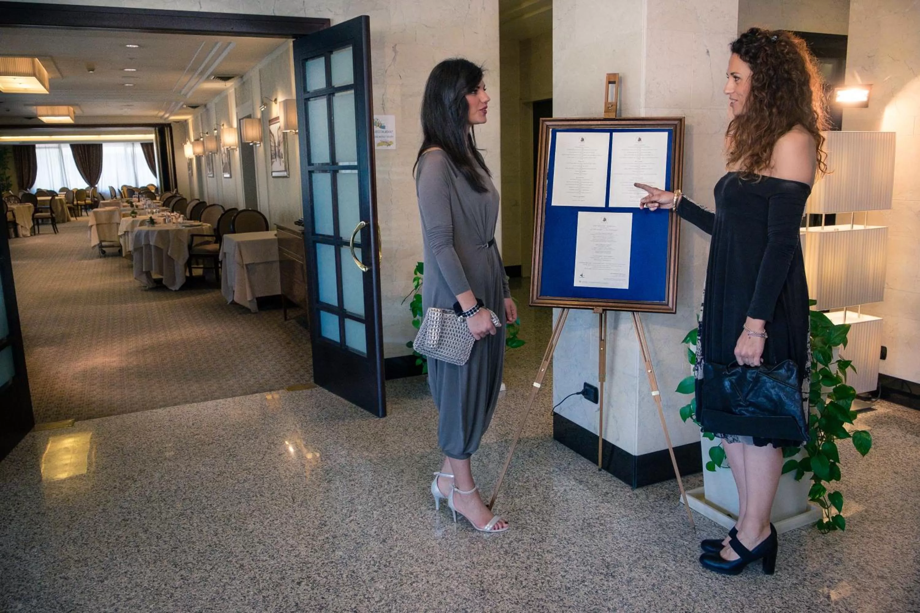 Restaurant/places to eat in Perugia Plaza Hotel