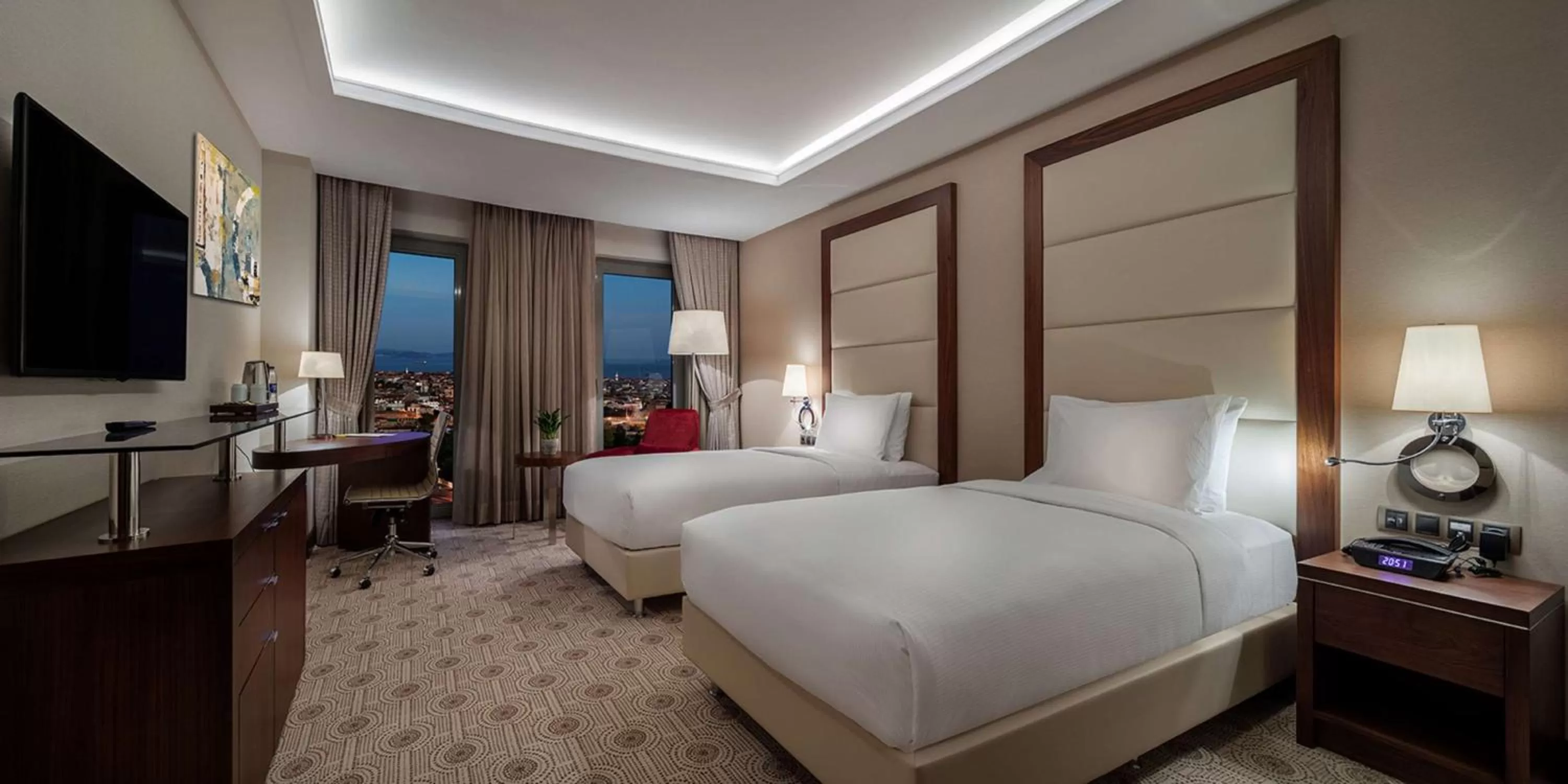 Bed in Doubletree By Hilton Istanbul Topkapi