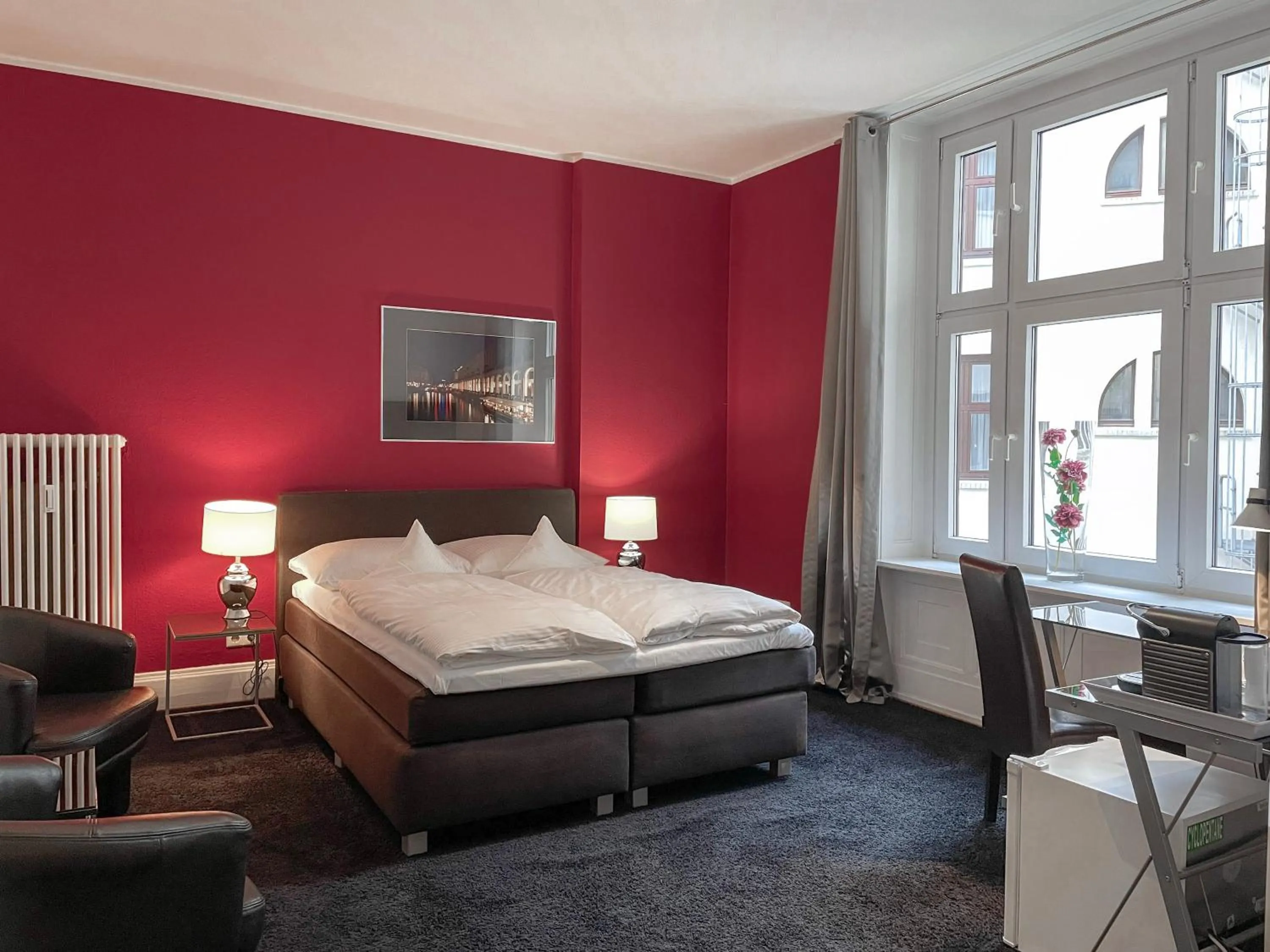 Photo of the whole room, Bed in Hotel Wagner im Dammtorpalais