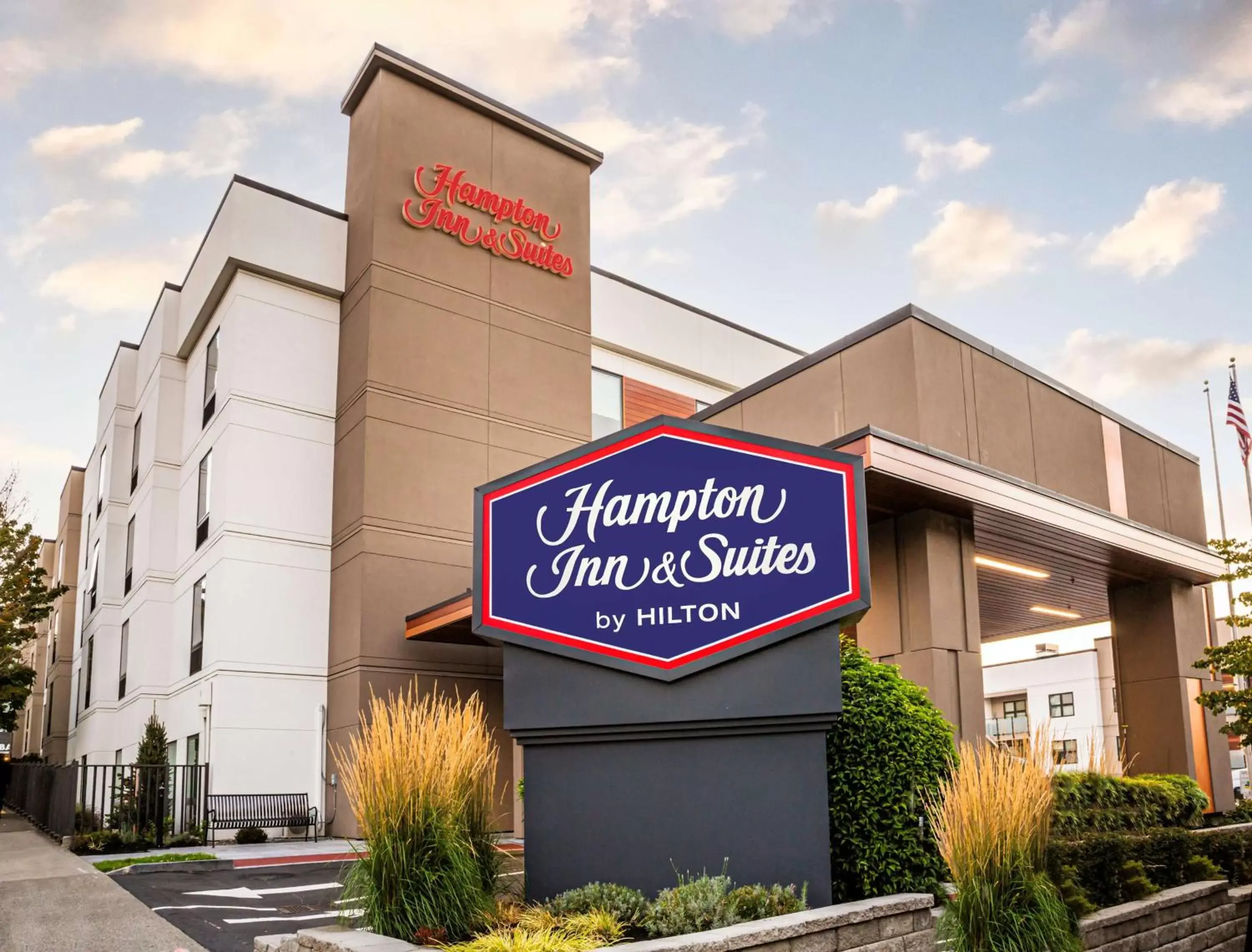 Hampton Inn & Suites Seattle-Downtown Hampton Inn & Suites Seattle-Downtown
