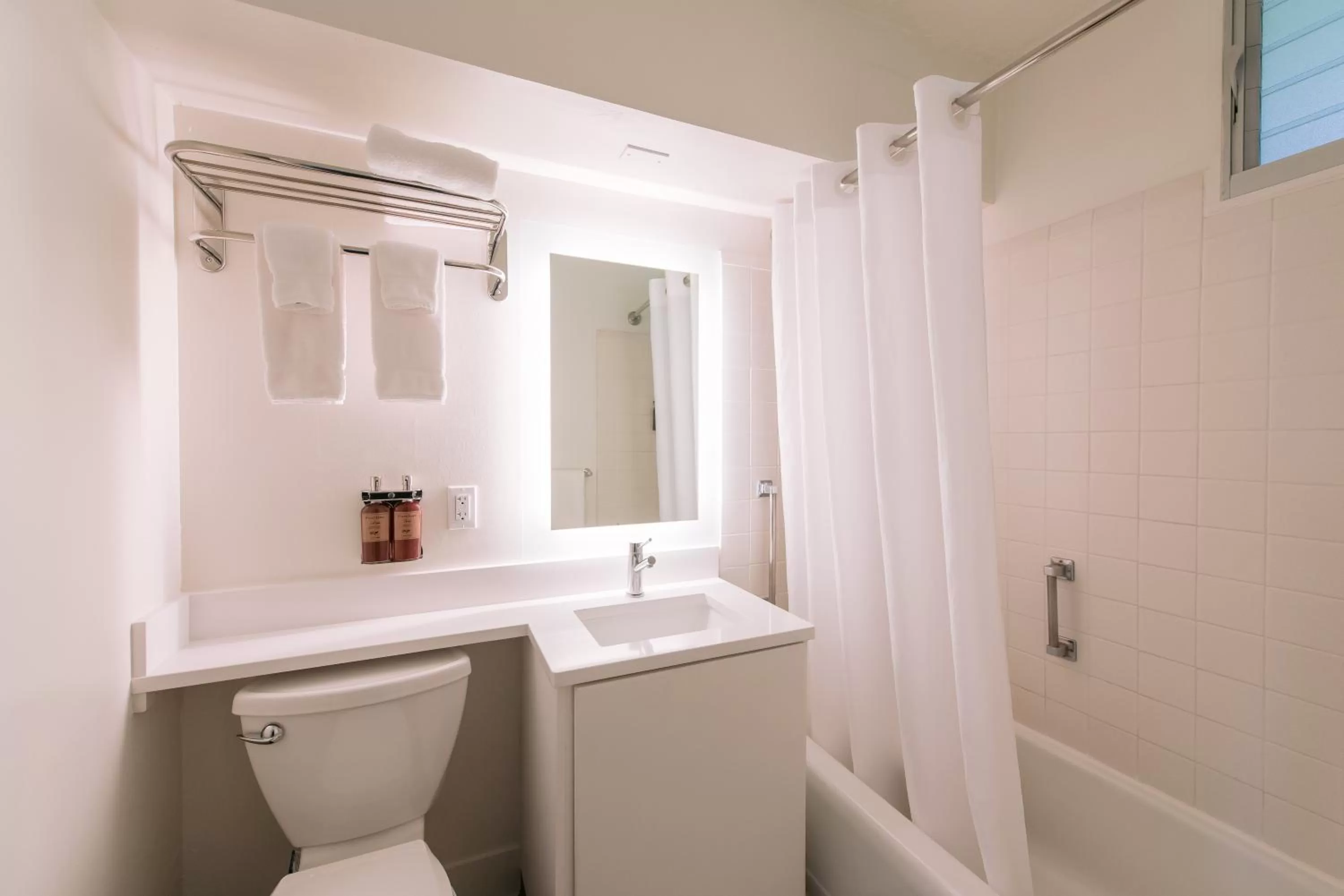 Bathroom in SCP Hilo Hotel