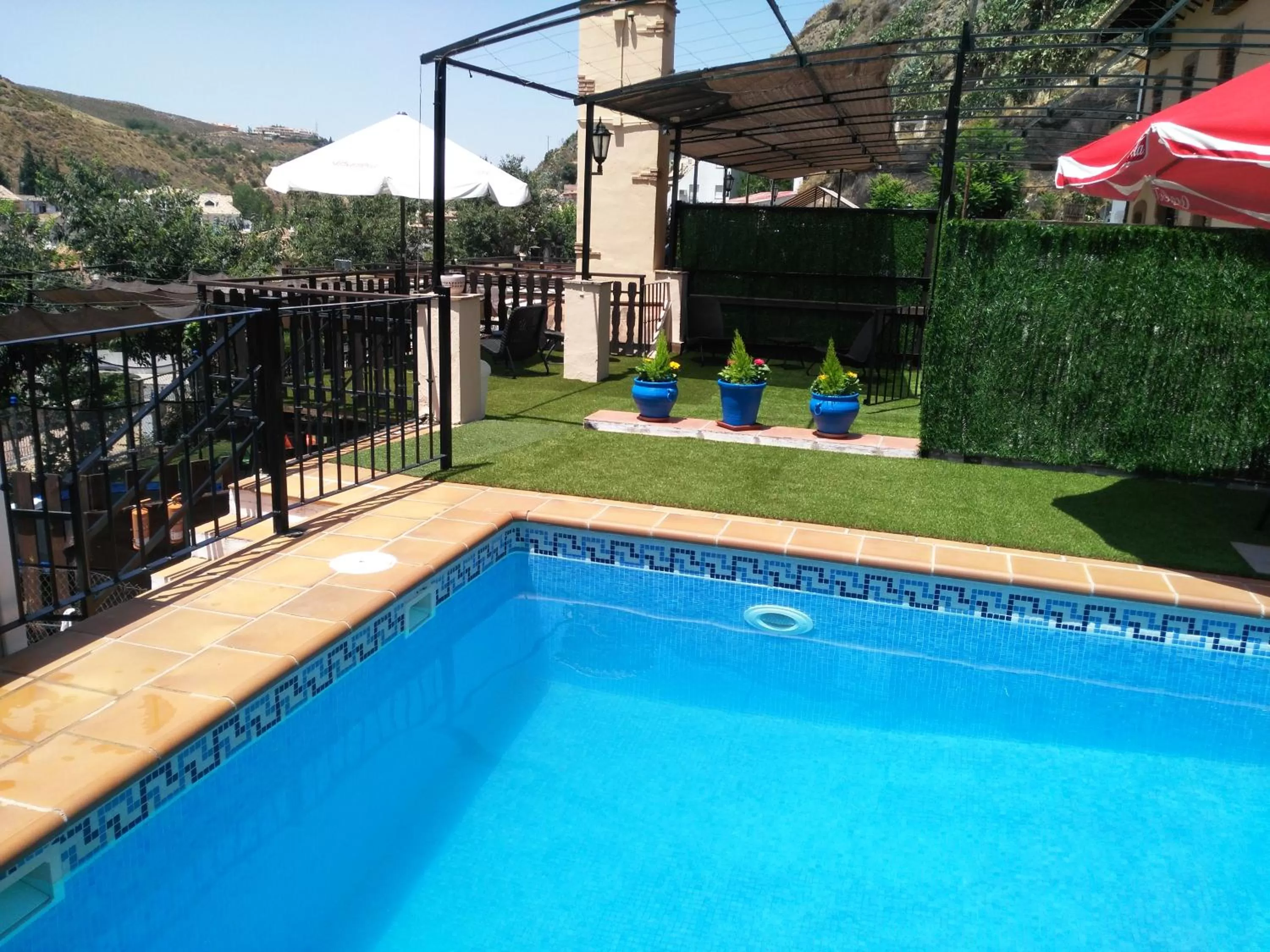 Swimming pool in Hotel Rural Huerta del Laurel