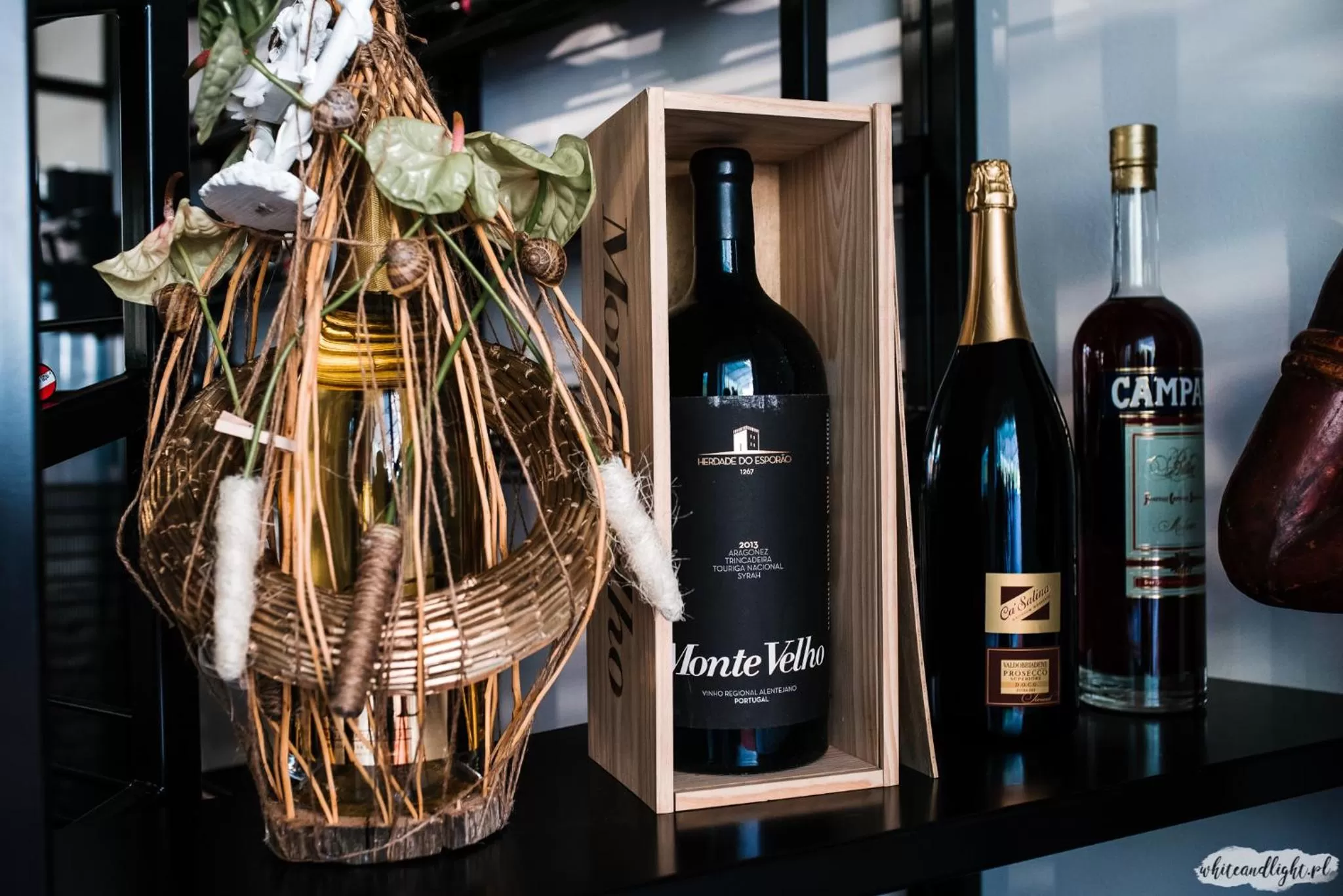 Lounge or bar in Salon Win Wine Bar & Apartments