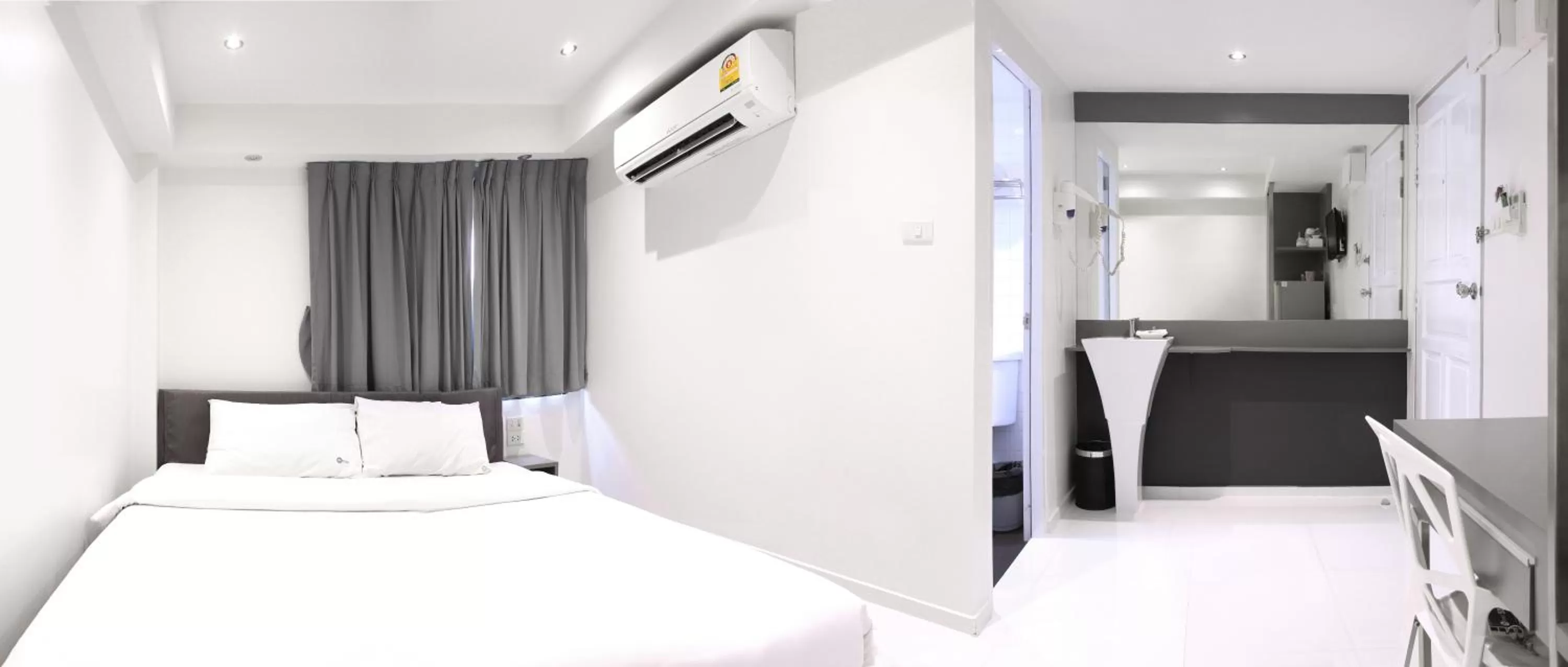 Bedroom, Bed in My Hotel Pratunam