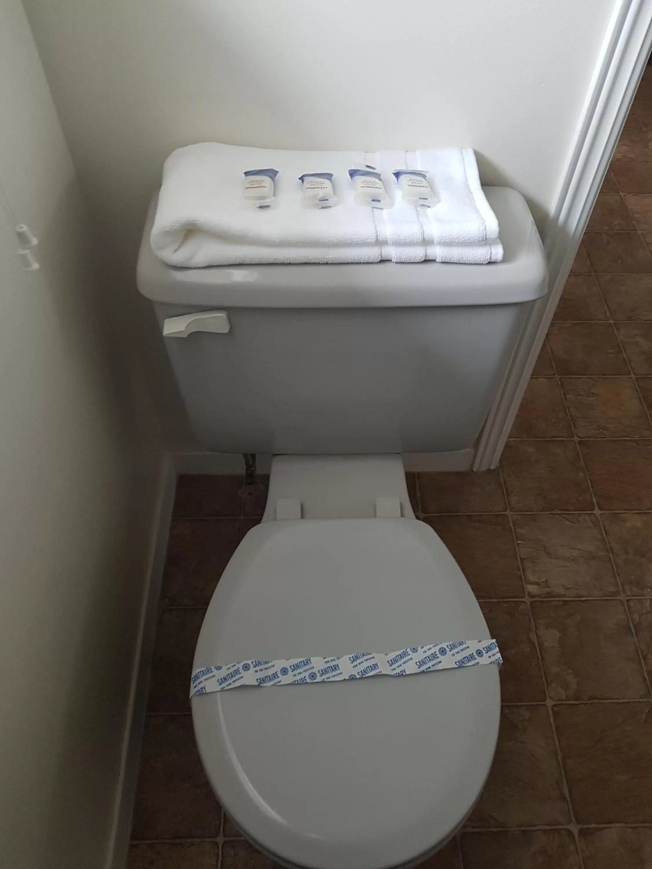 Covered Bridge Inn & Suites