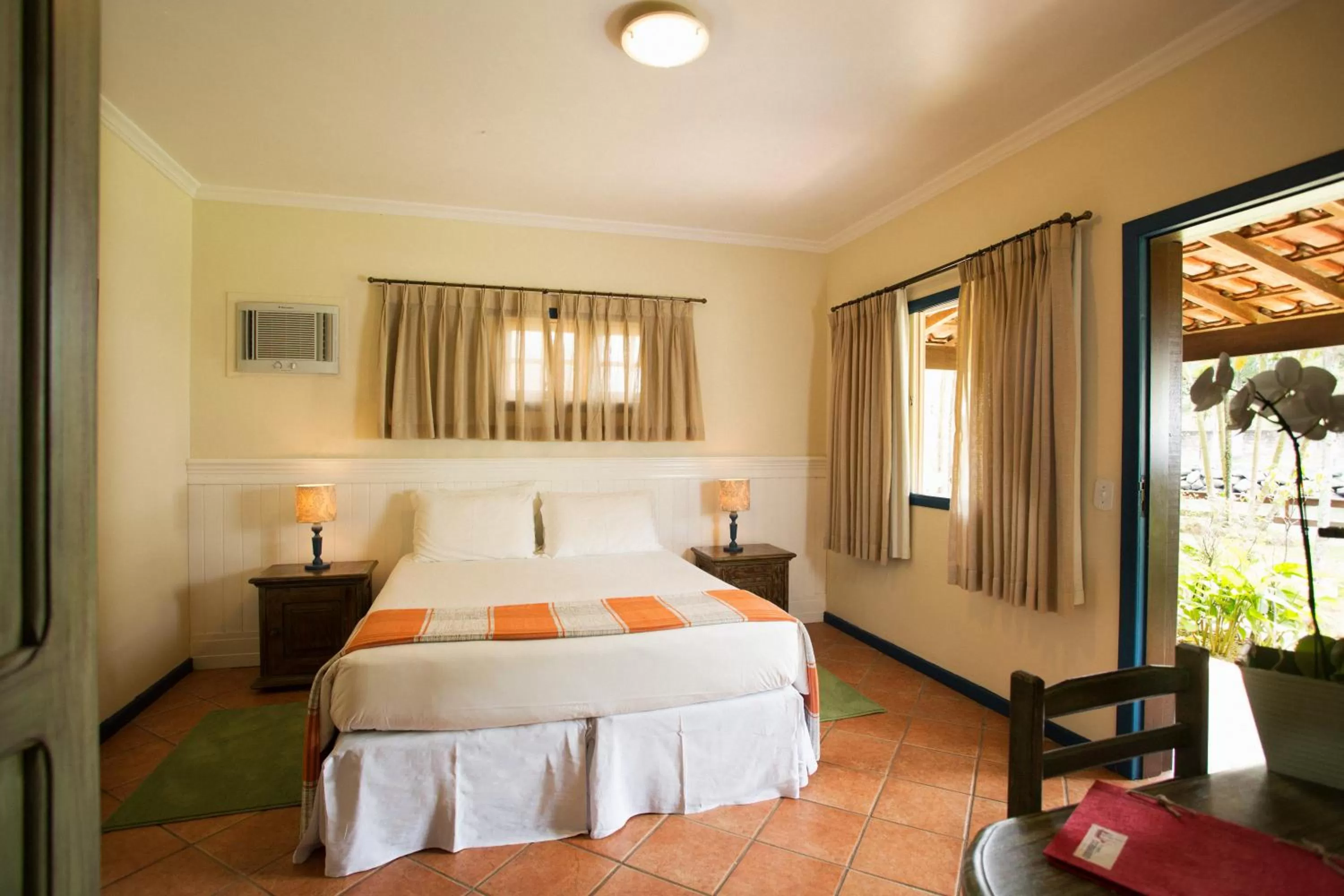 Bed in Pousada Corsario Paraty