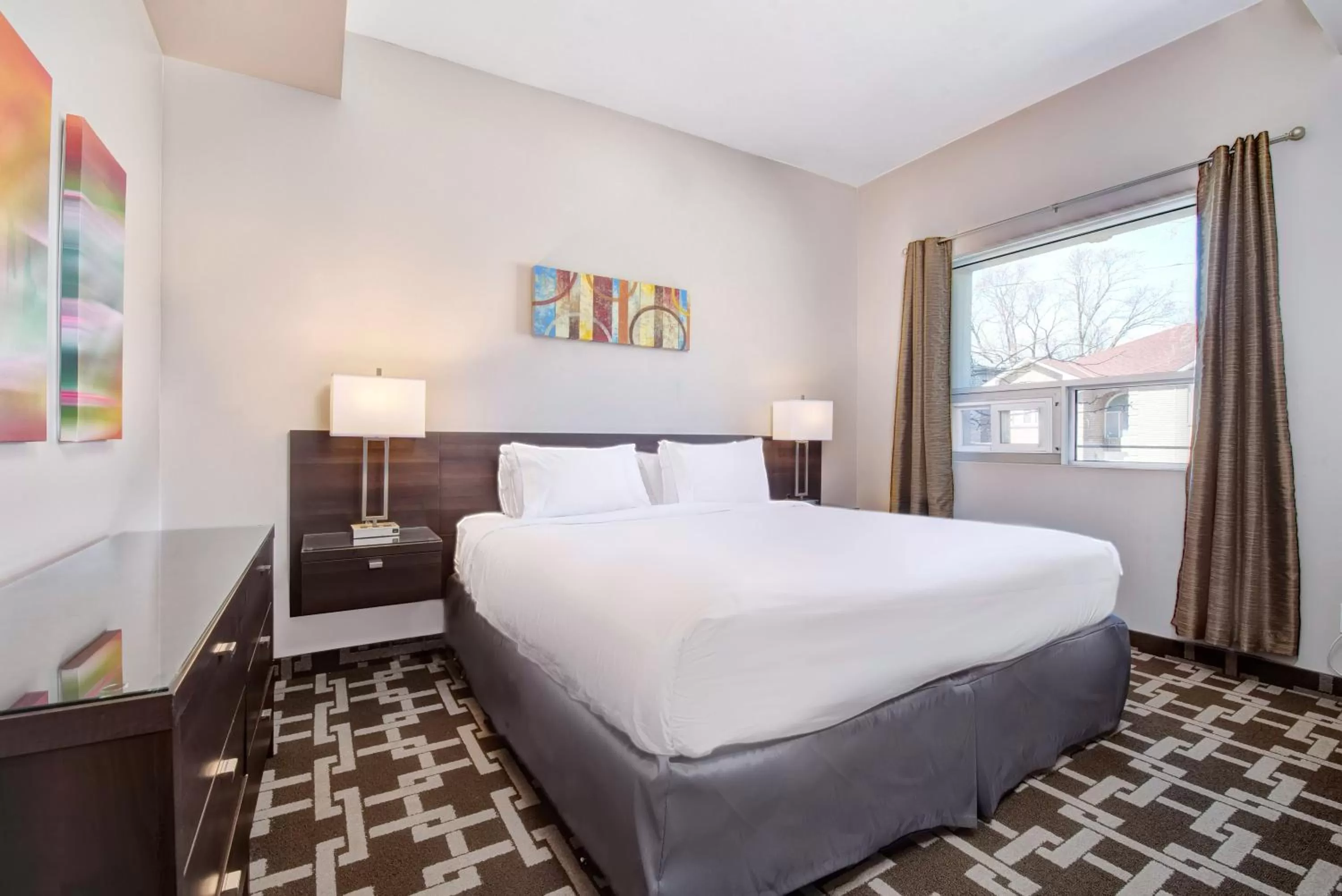 Bedroom, Bed in Willowdale Hotel Toronto North York
