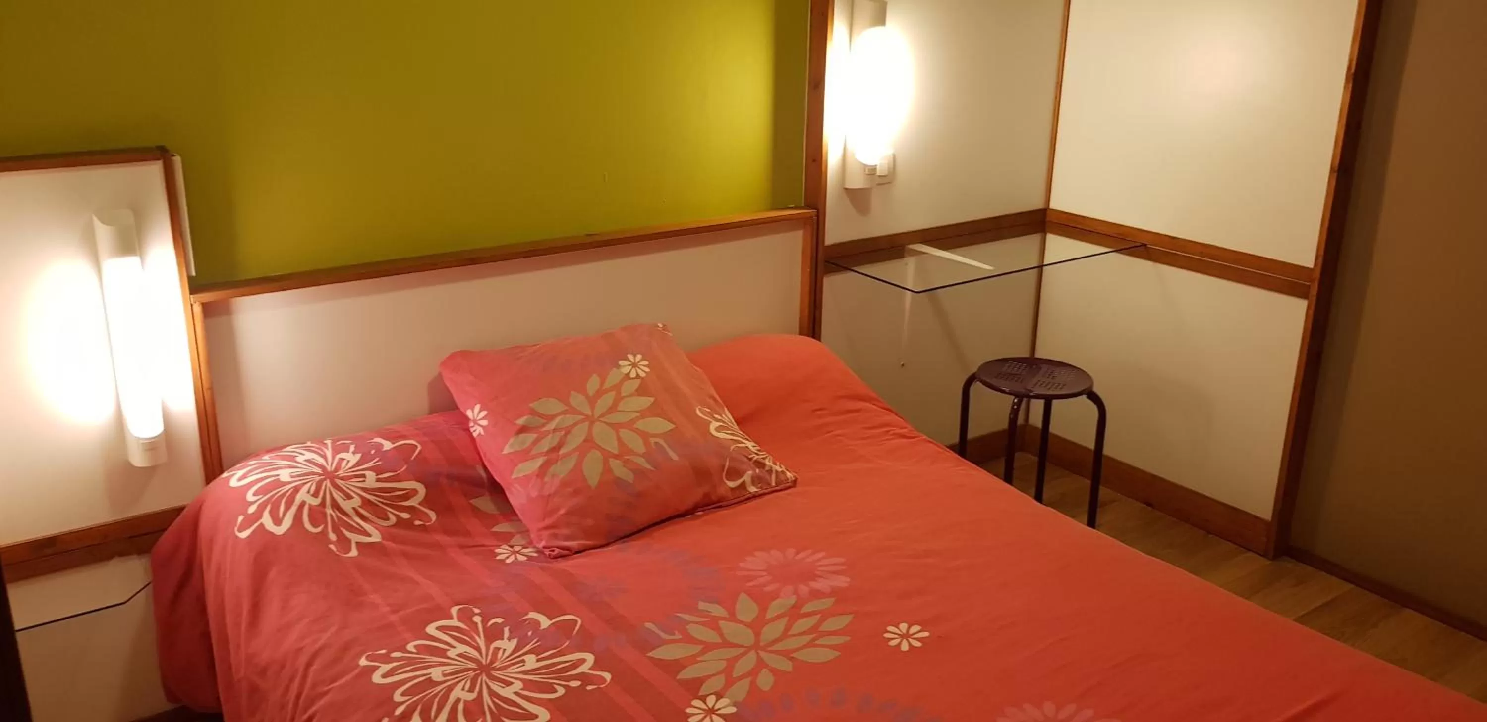 Bed in Hôtel Eco Logis Espace Bellevue