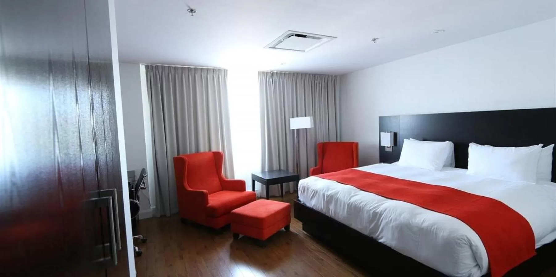 Bed in Hotel Classique