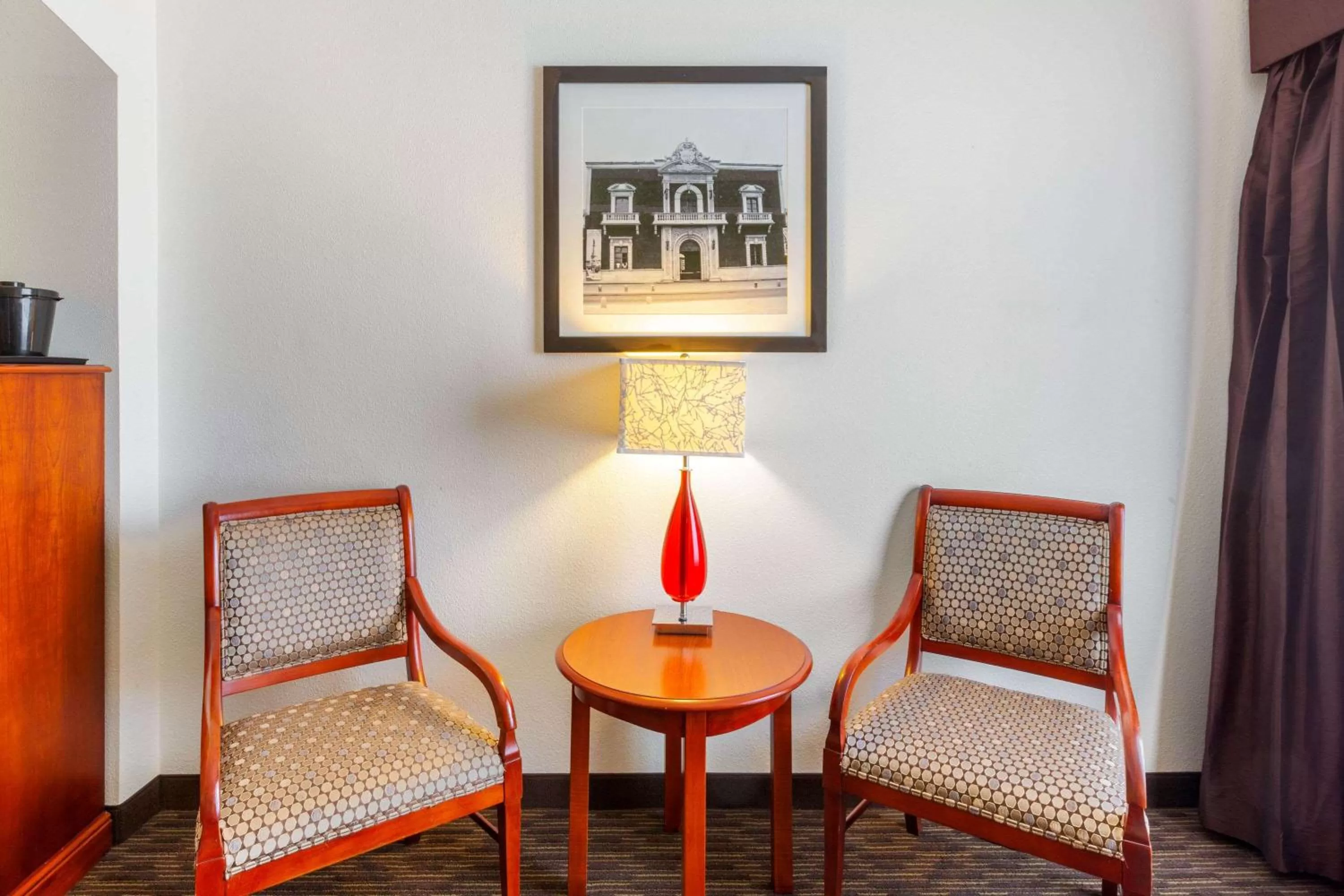 Photo of the whole room in La Quinta by Wyndham Cd Juarez Near US Consulate