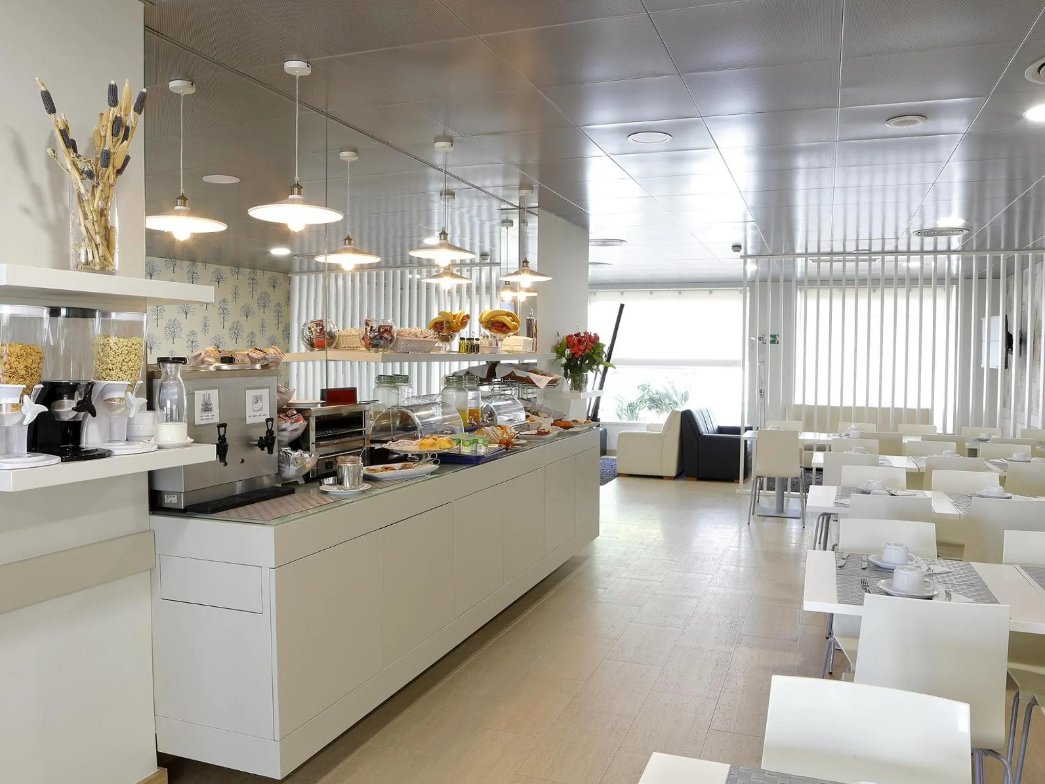 Restaurant/places to eat in Cova da Iria Hotel