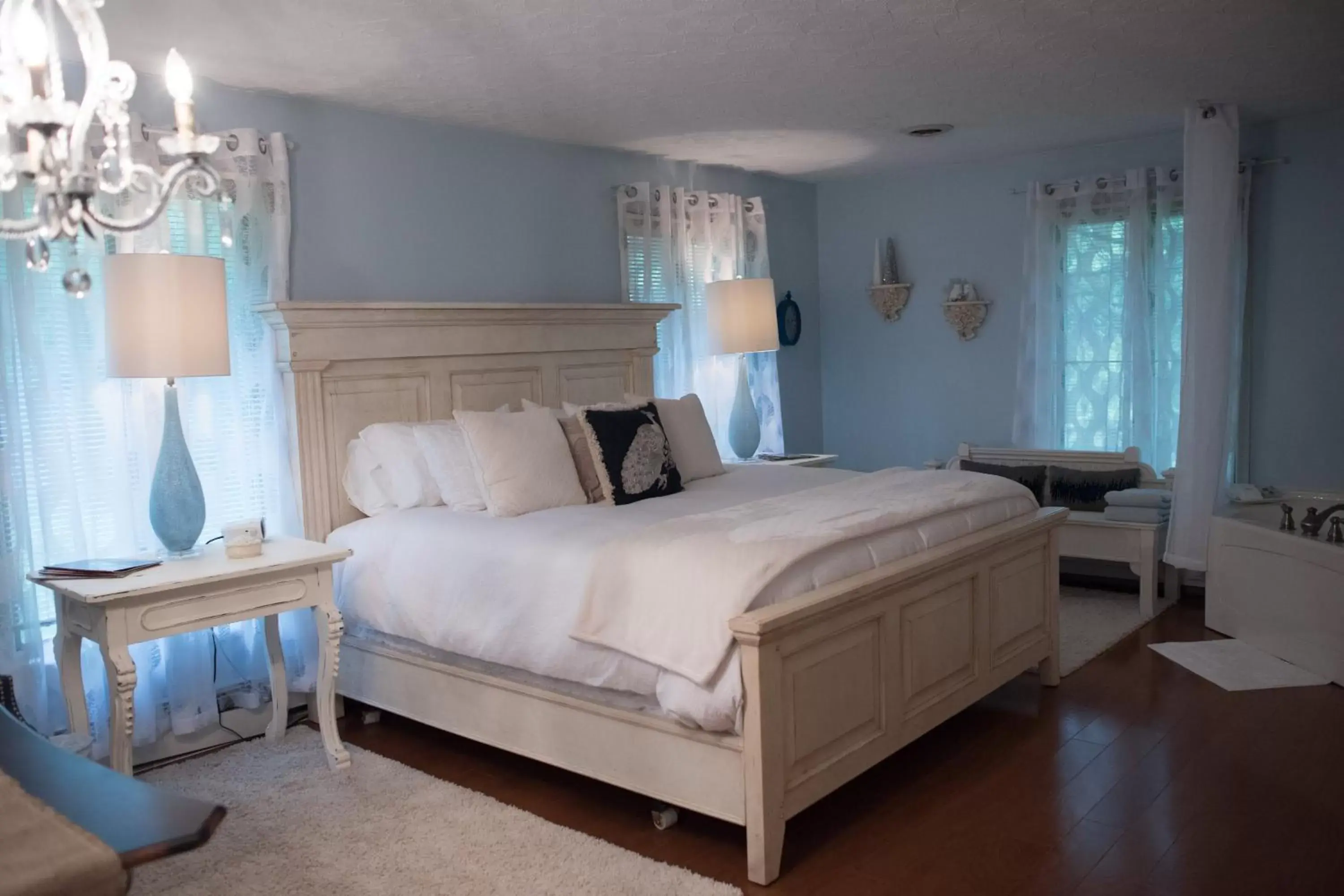 King Room with Spa Bath in The Inn at White Oak King Room with Spa Bath in The Inn at White Oak