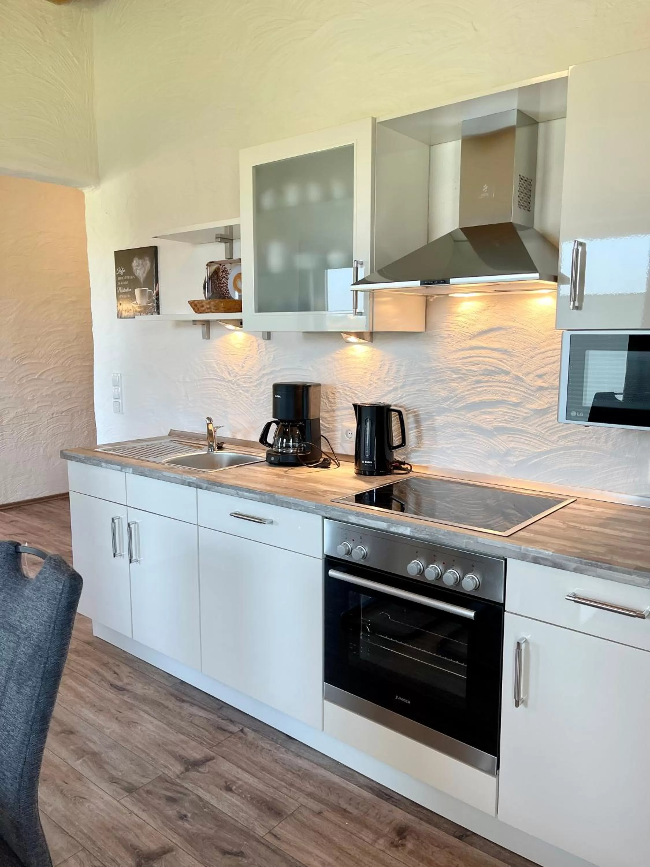 Coffee/tea facilities, Kitchen/Kitchenette in Villa Moorstern