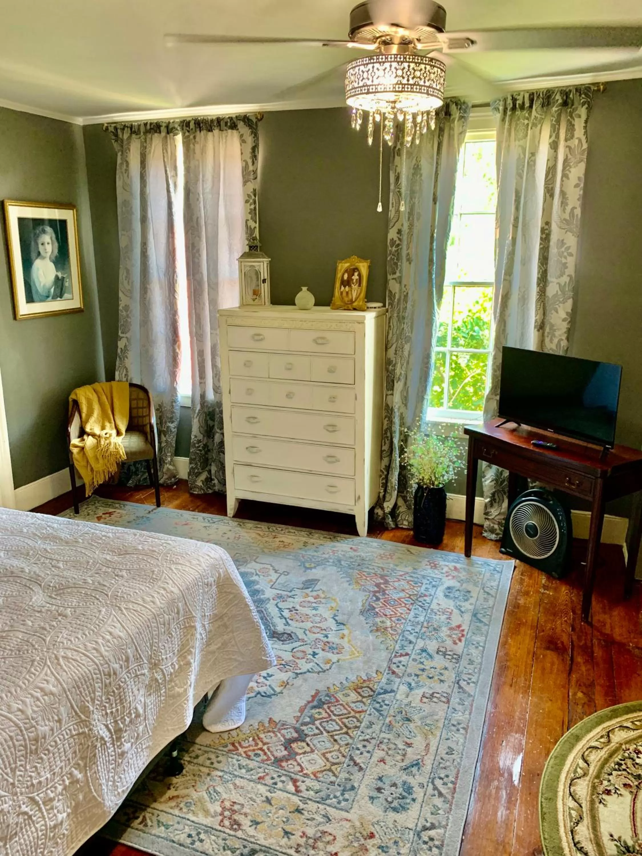 Bed in The Beaumont House Natchez