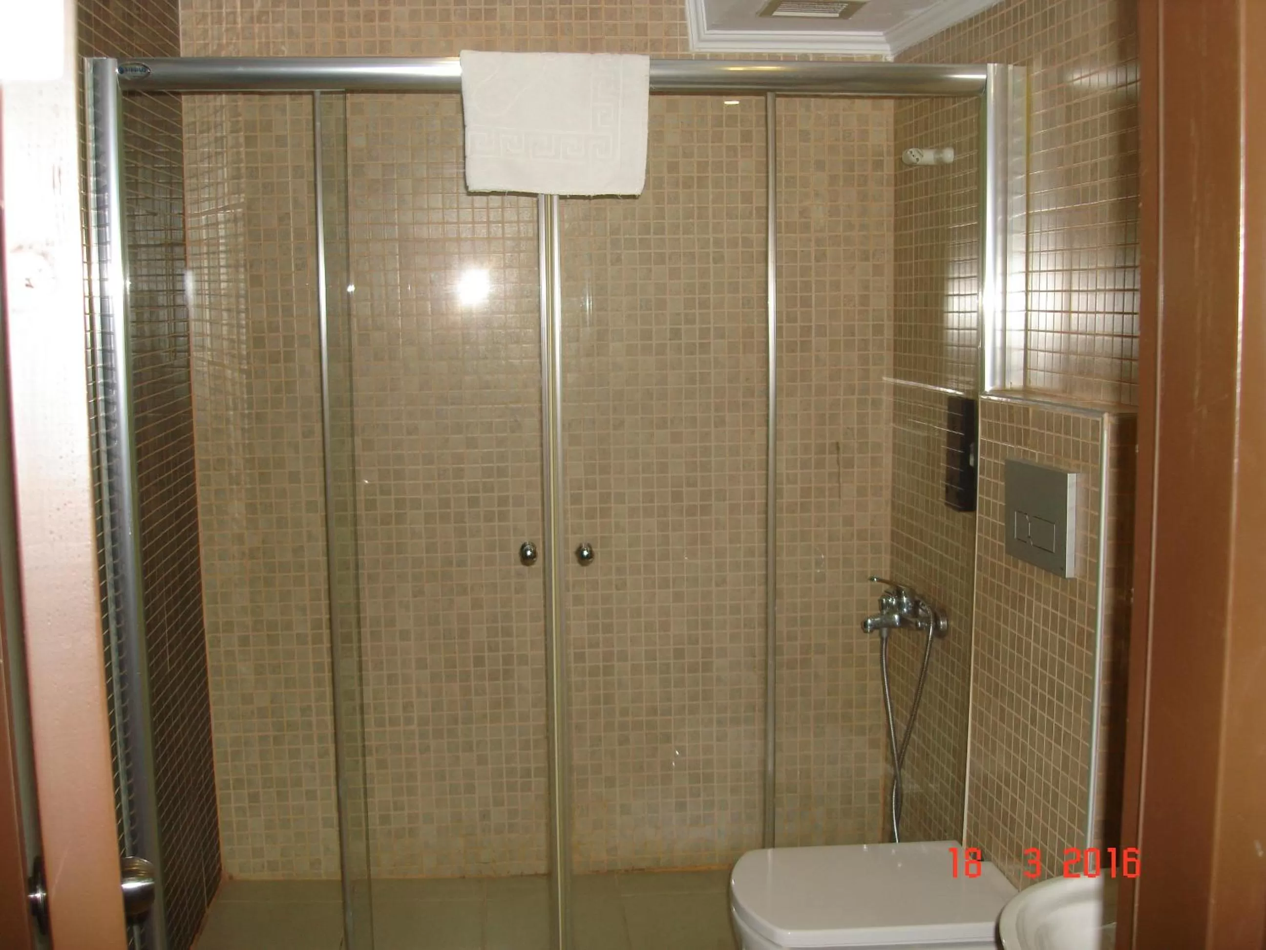 Shower in Hotel Topkapı