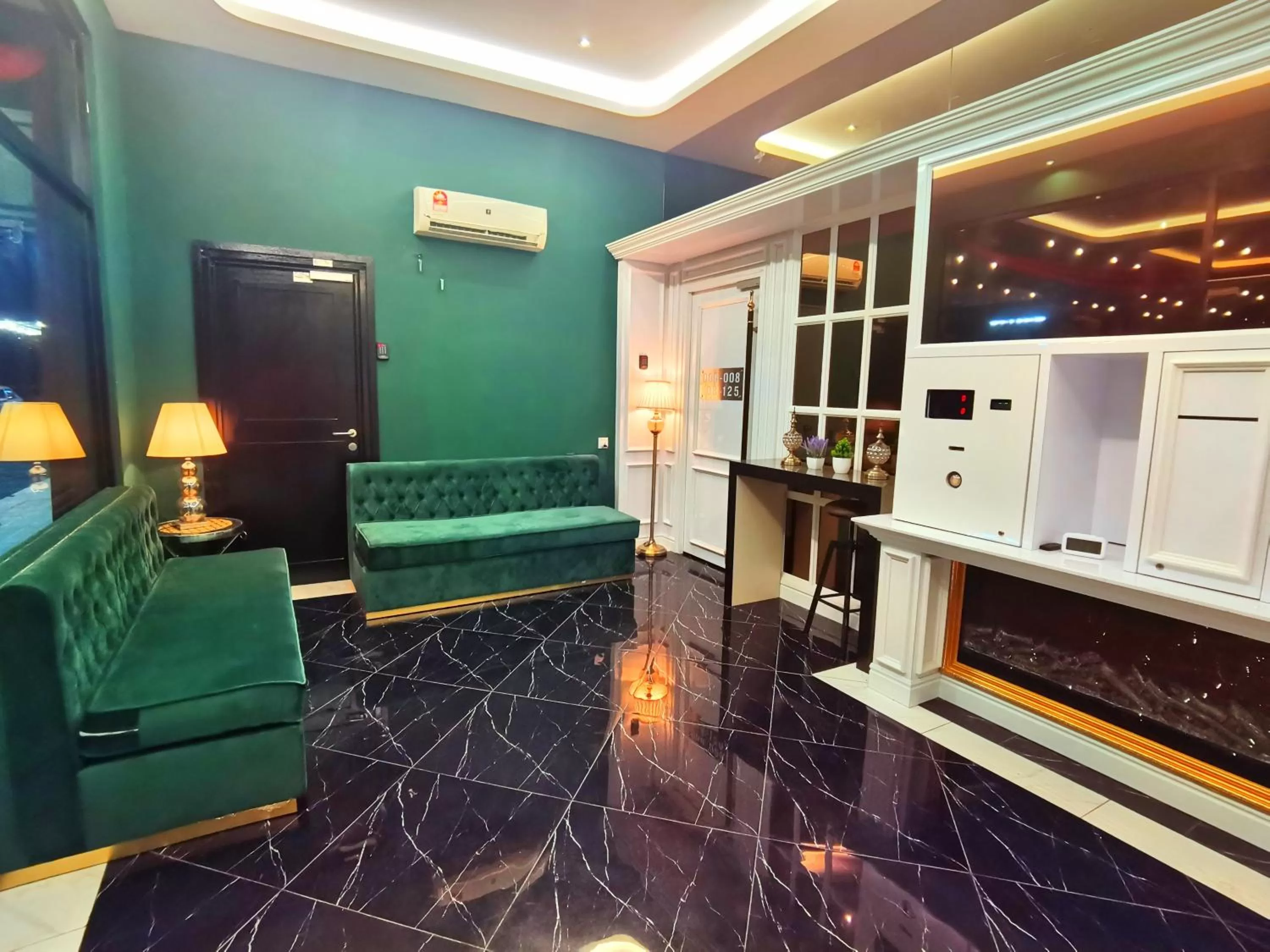 Lobby or reception in 1 Day Car Hotel - BG Perdana