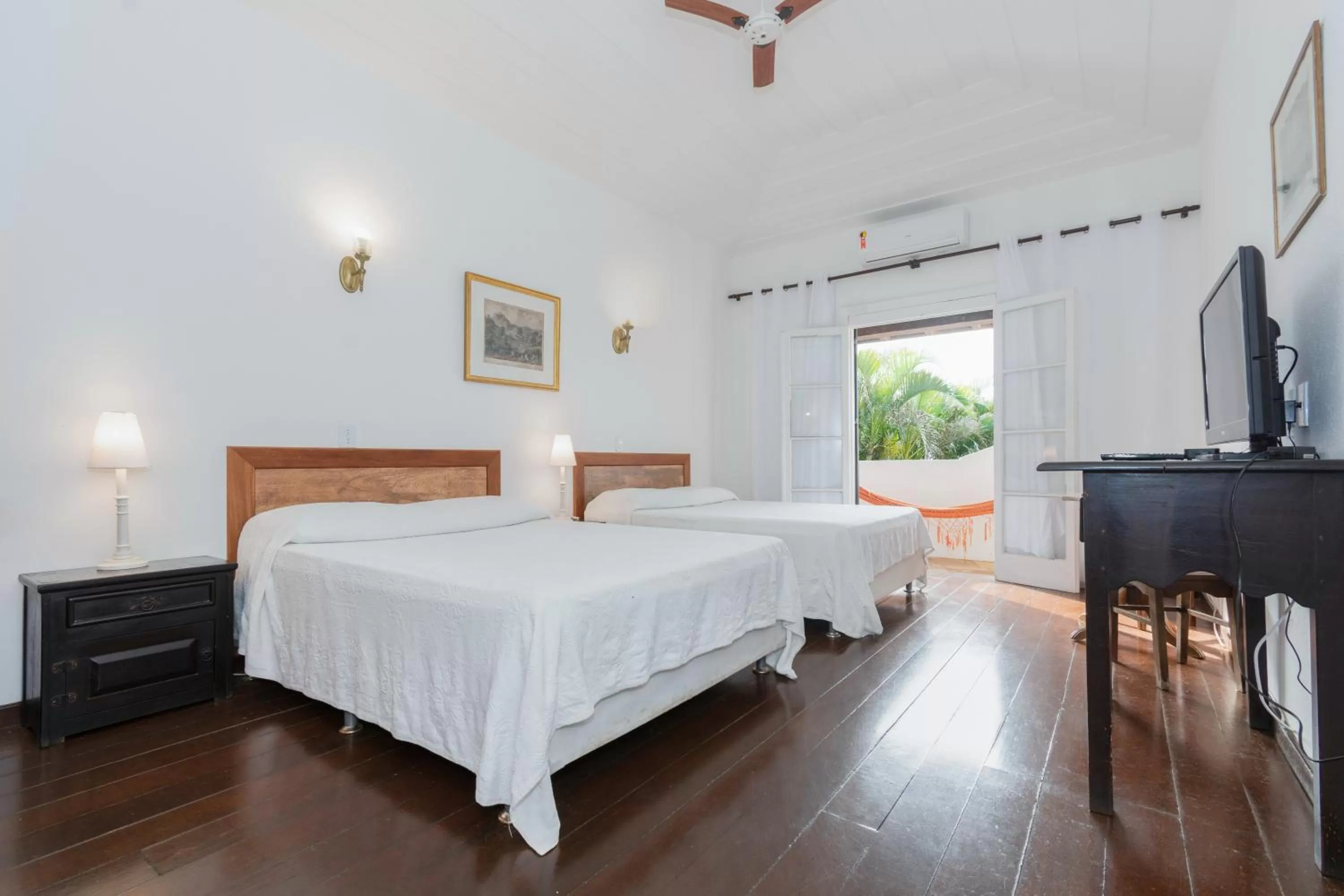 Photo of the whole room, Bed in Pousada Afrika