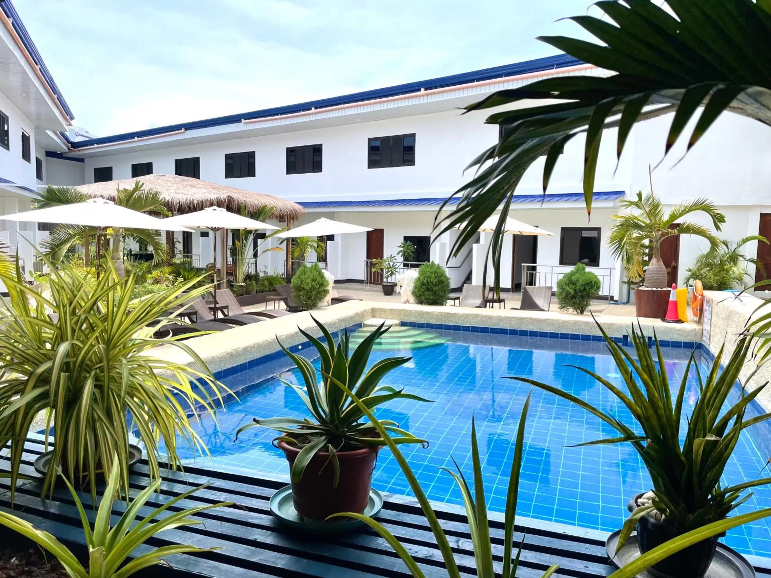 Swimming pool in MGH Alona Resort