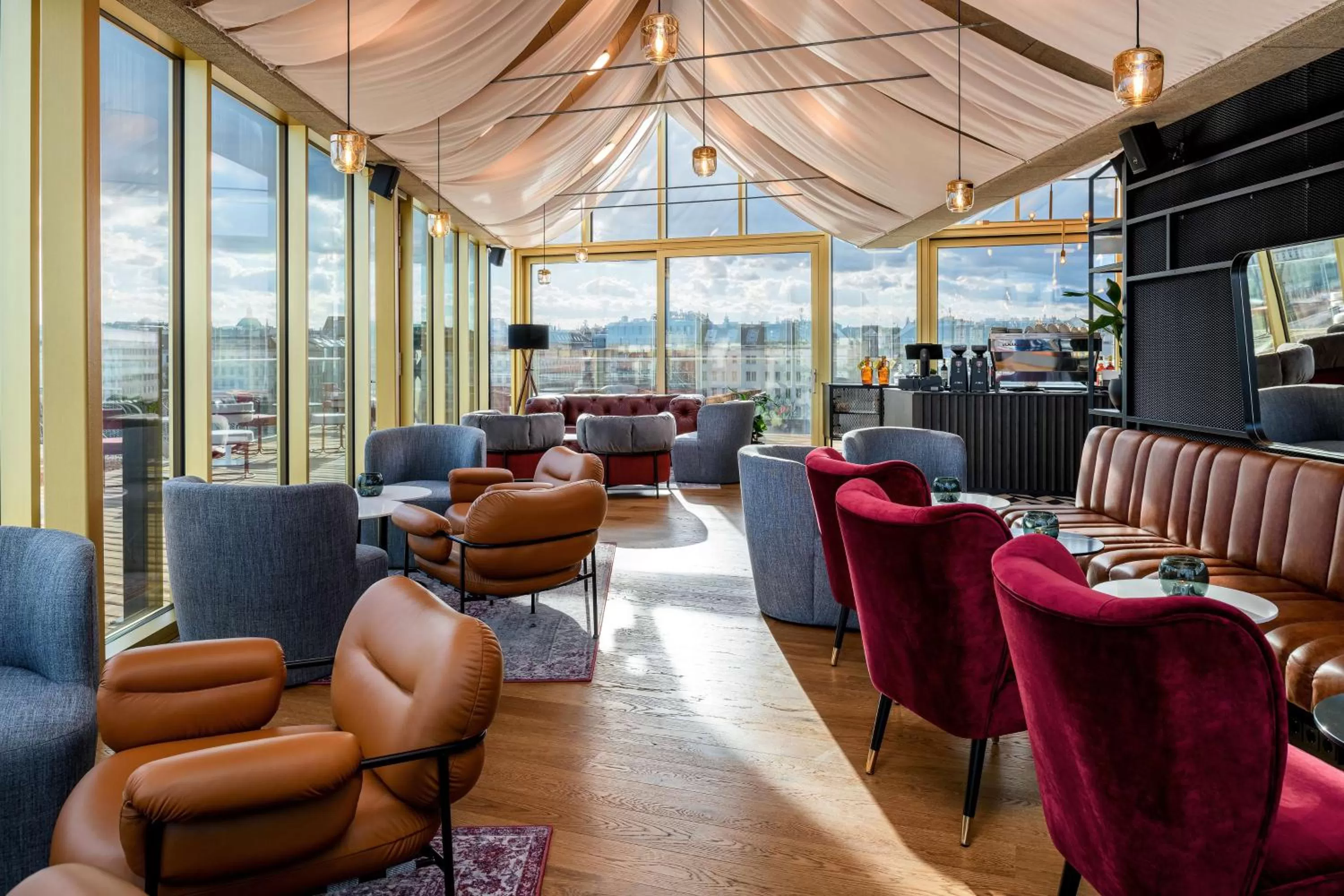 Lounge or bar in Radisson RED Hotel, Vienna