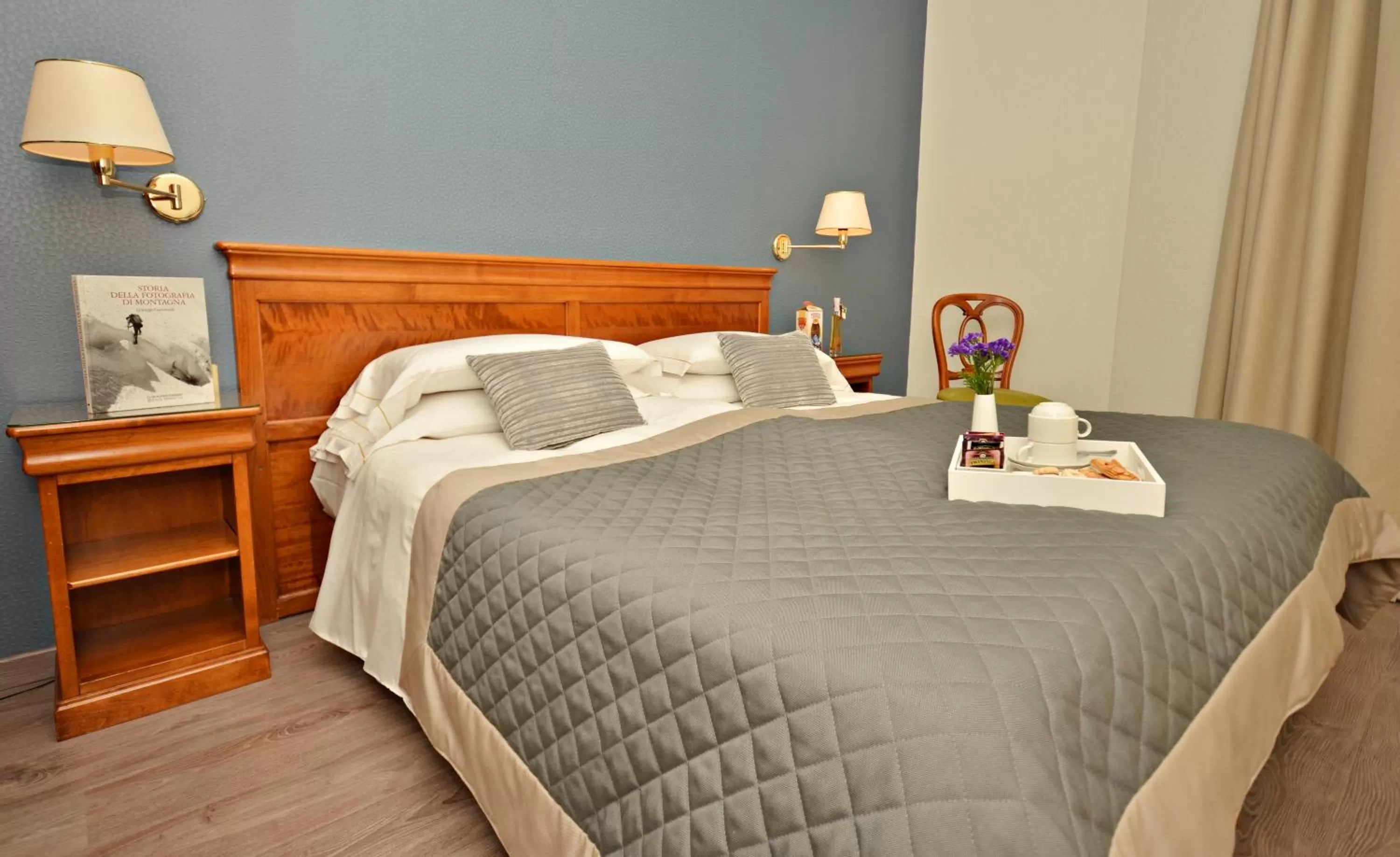 Photo of the whole room, Bed in Hotel Diana Jardin et Spa