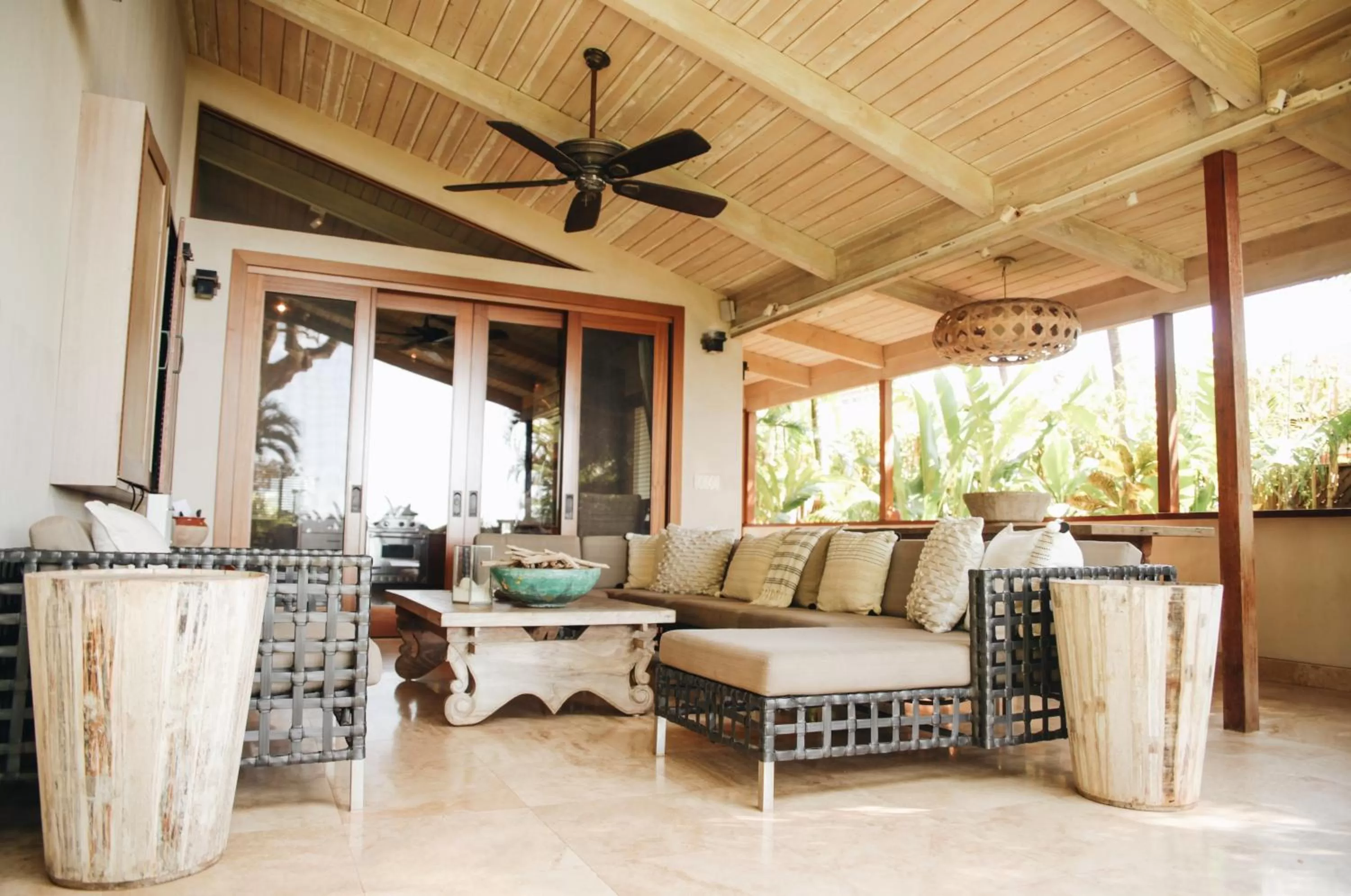 Seating area in Paia Inn