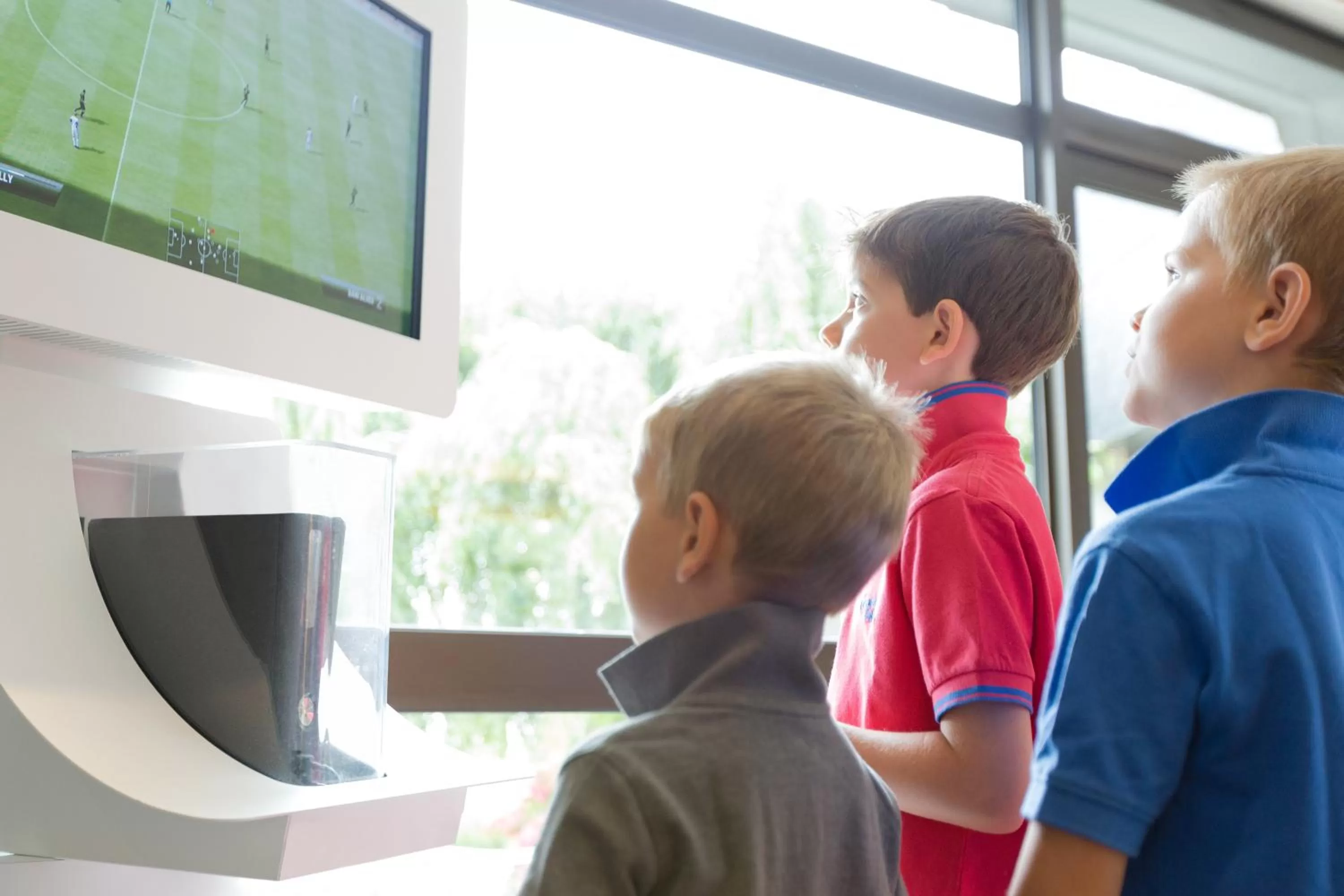 Evening entertainment in Novotel Amboise