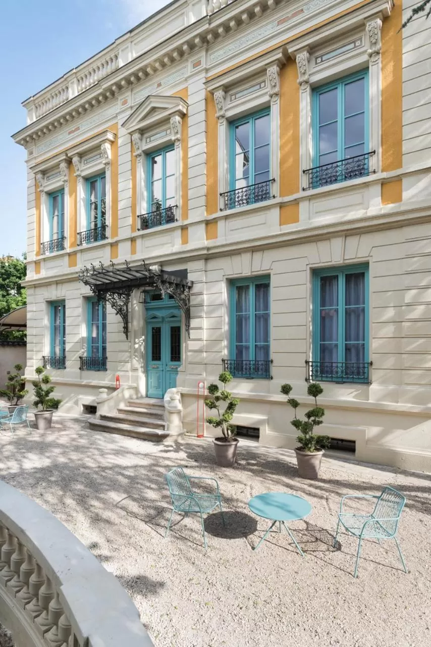 Property building in Villa 216