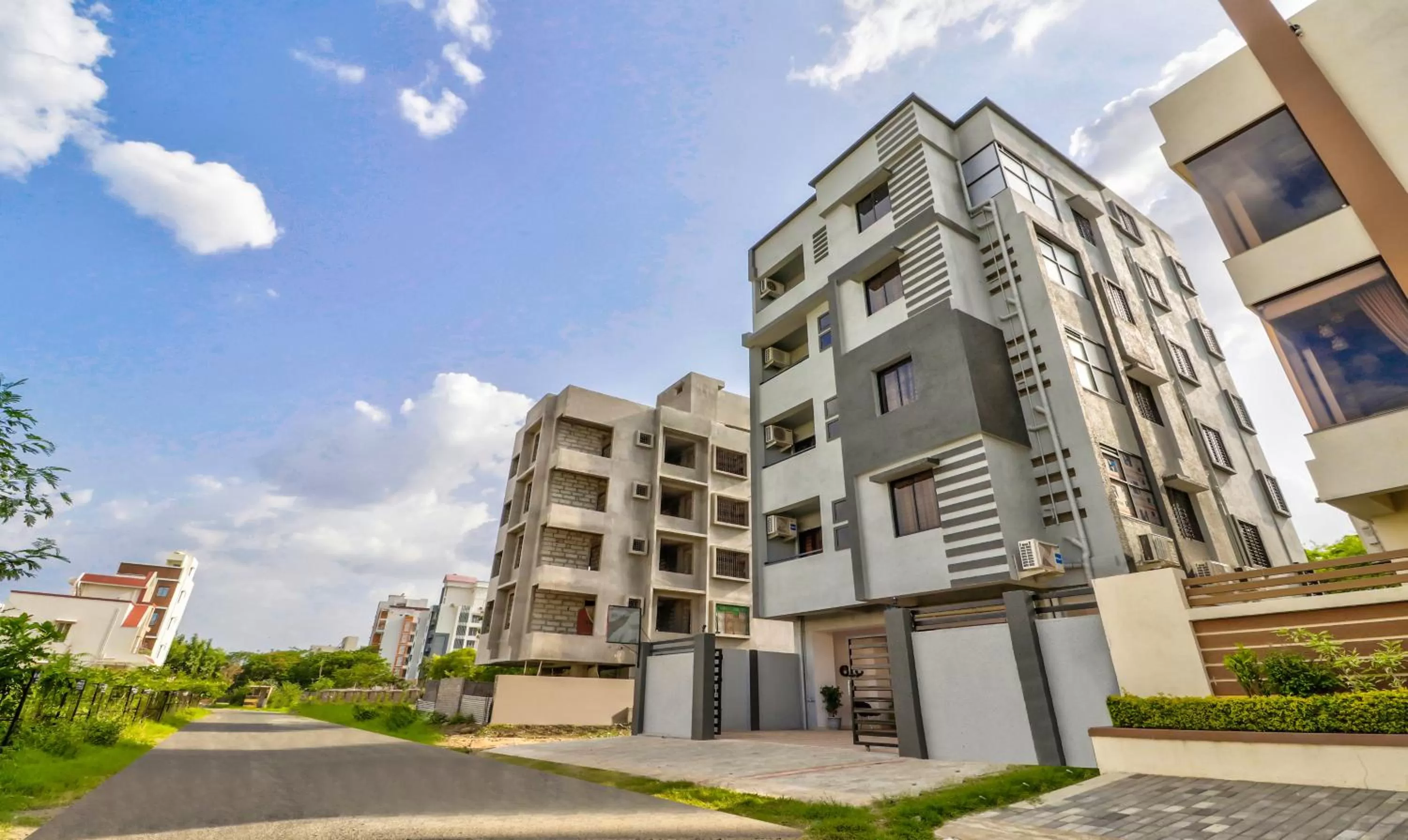 Property building in Itsy Hotels Carnival Inn