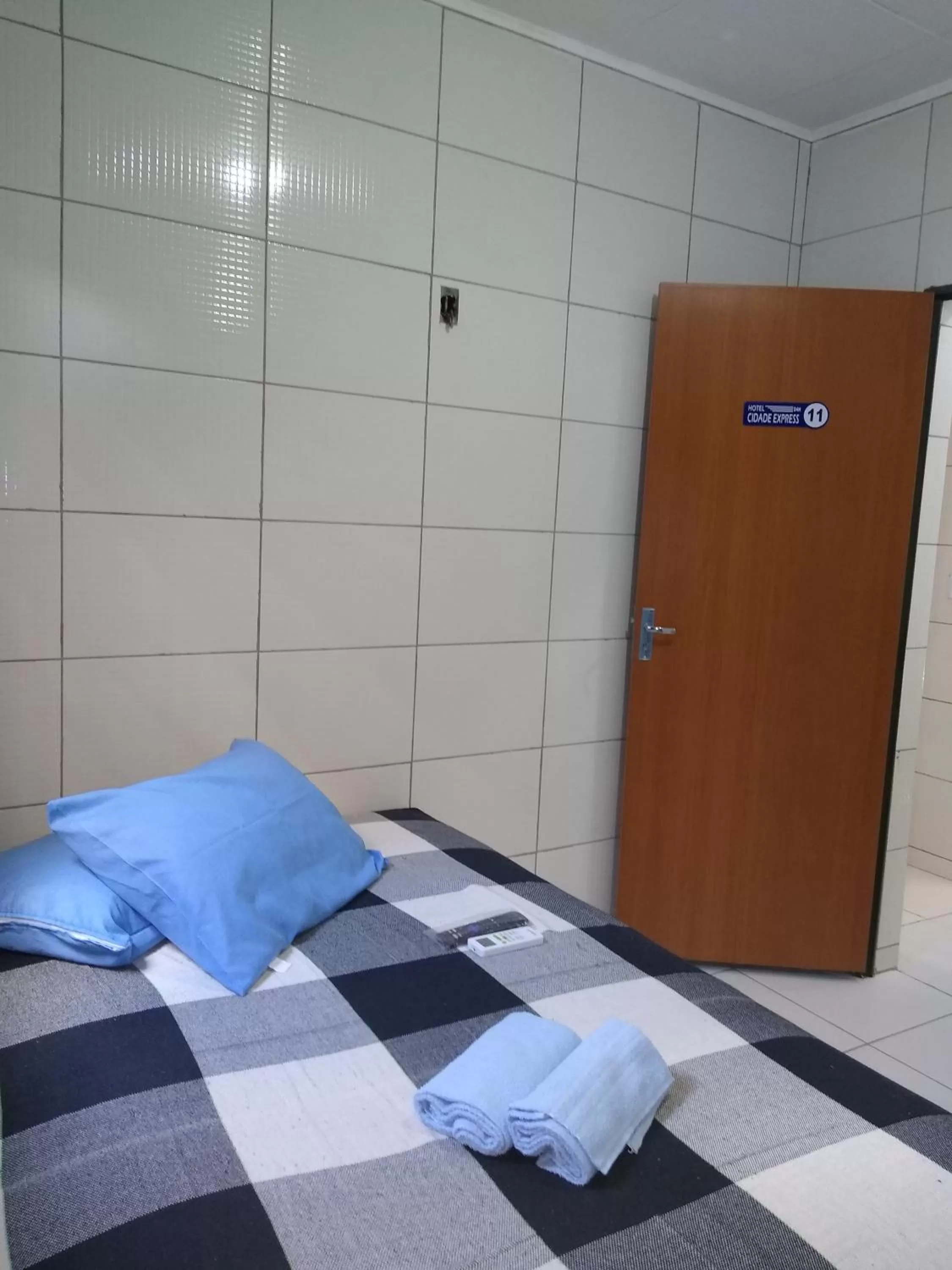 Bed in HOTEL CIDADE EXPRESS 24H