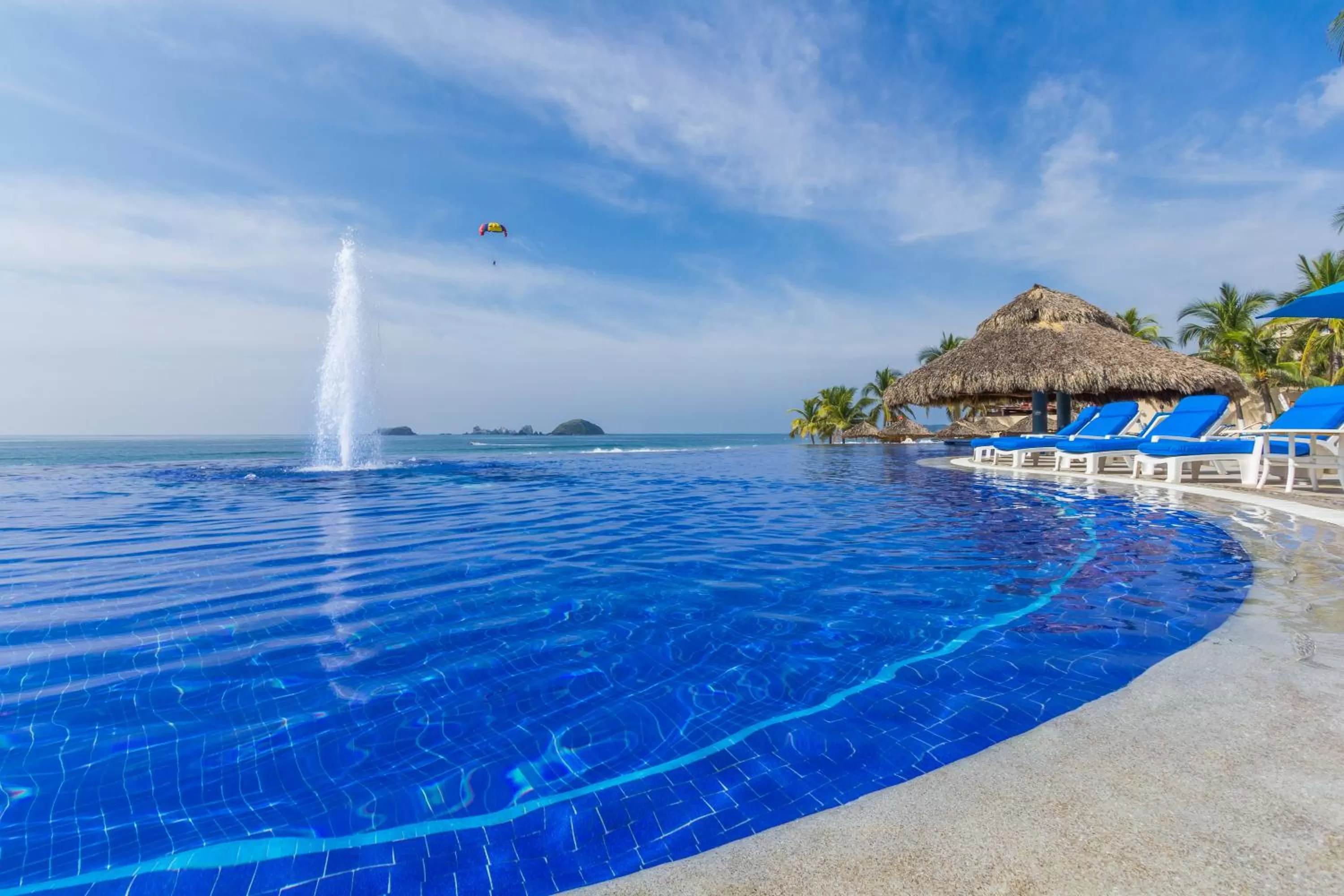 Swimming pool in Posada Real Ixtapa
