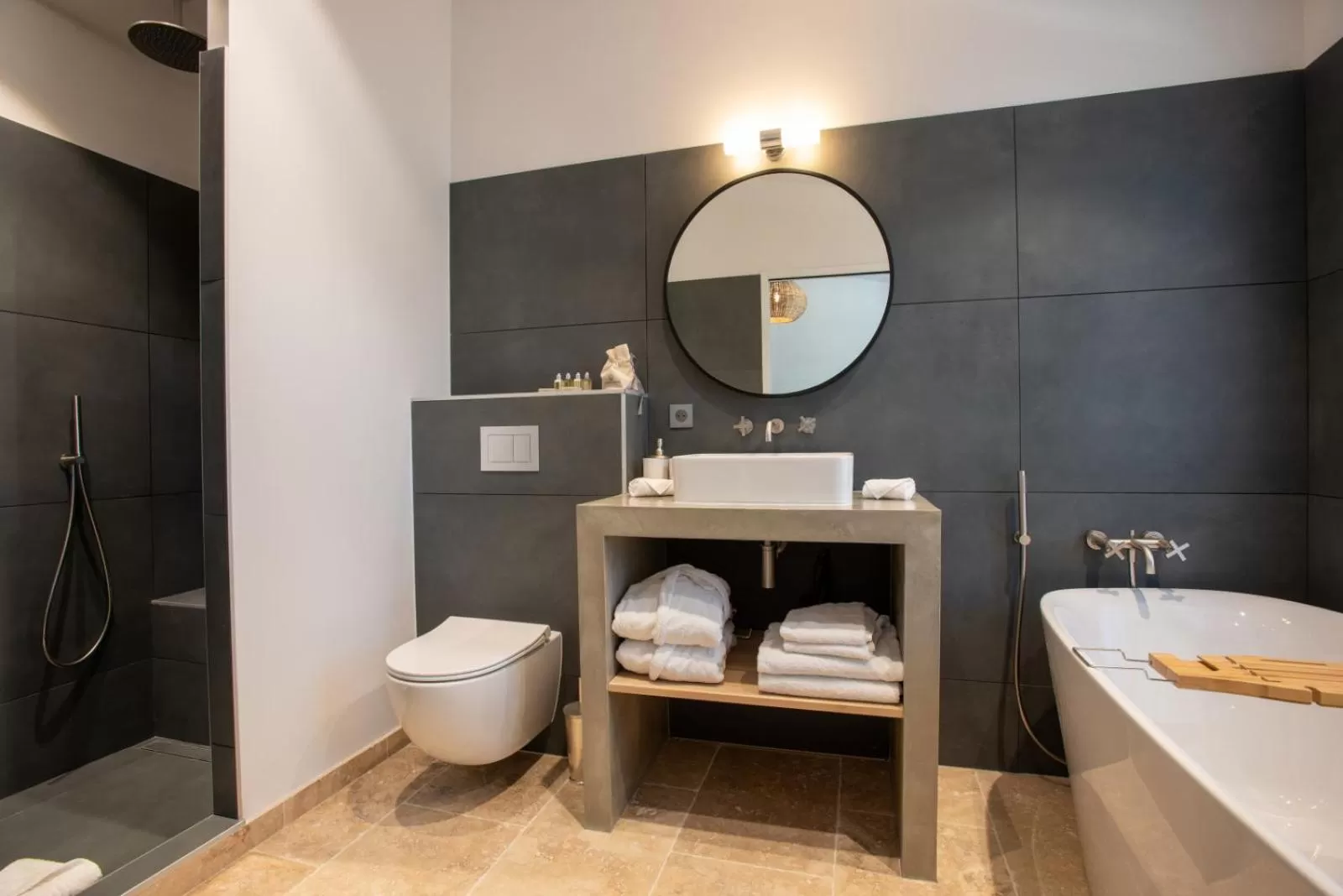 Toilet in Domaine la Pierre Blanche