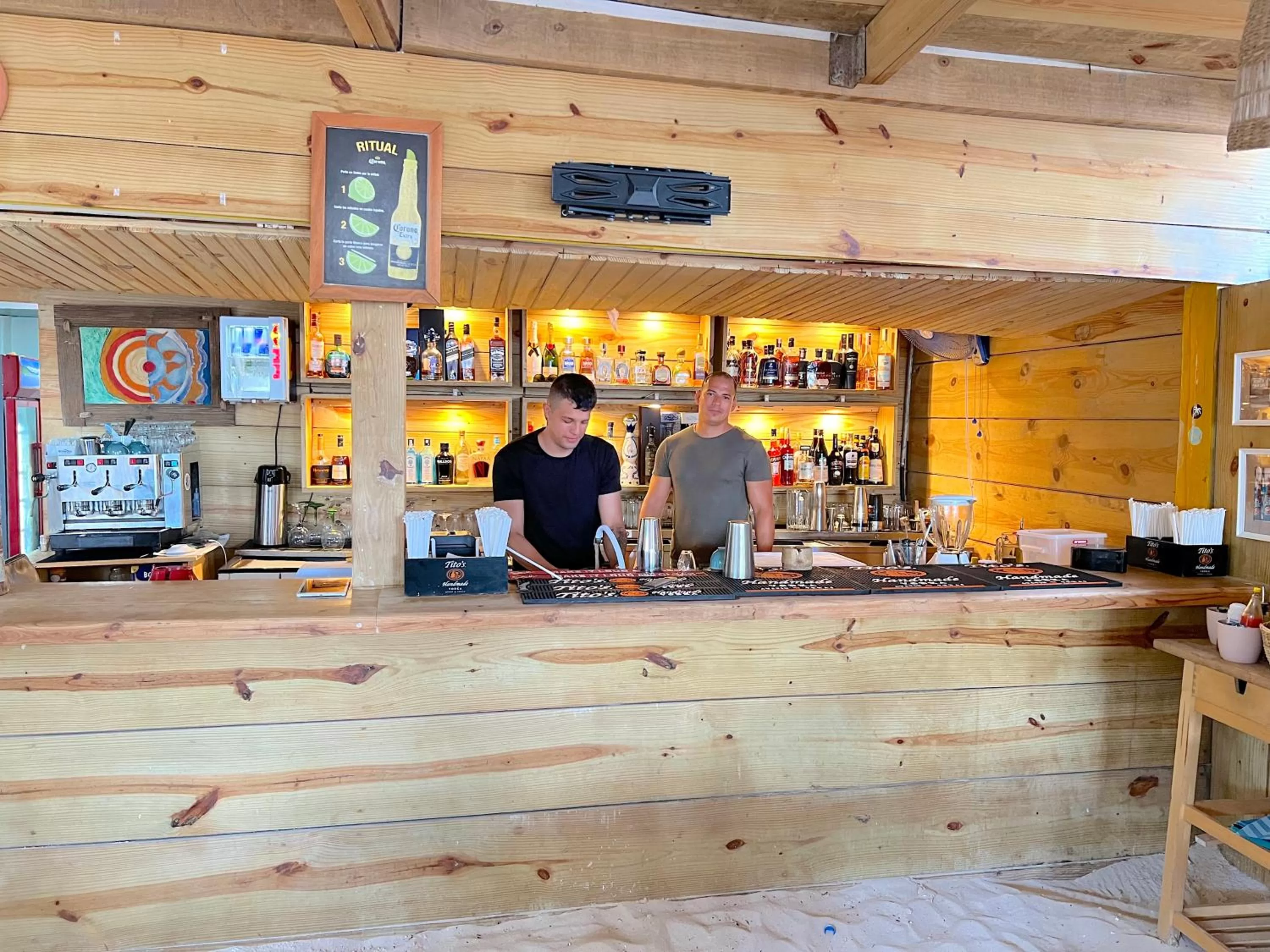 Lounge or bar in FIESTA SOL CARIBE playa LOS CORALES