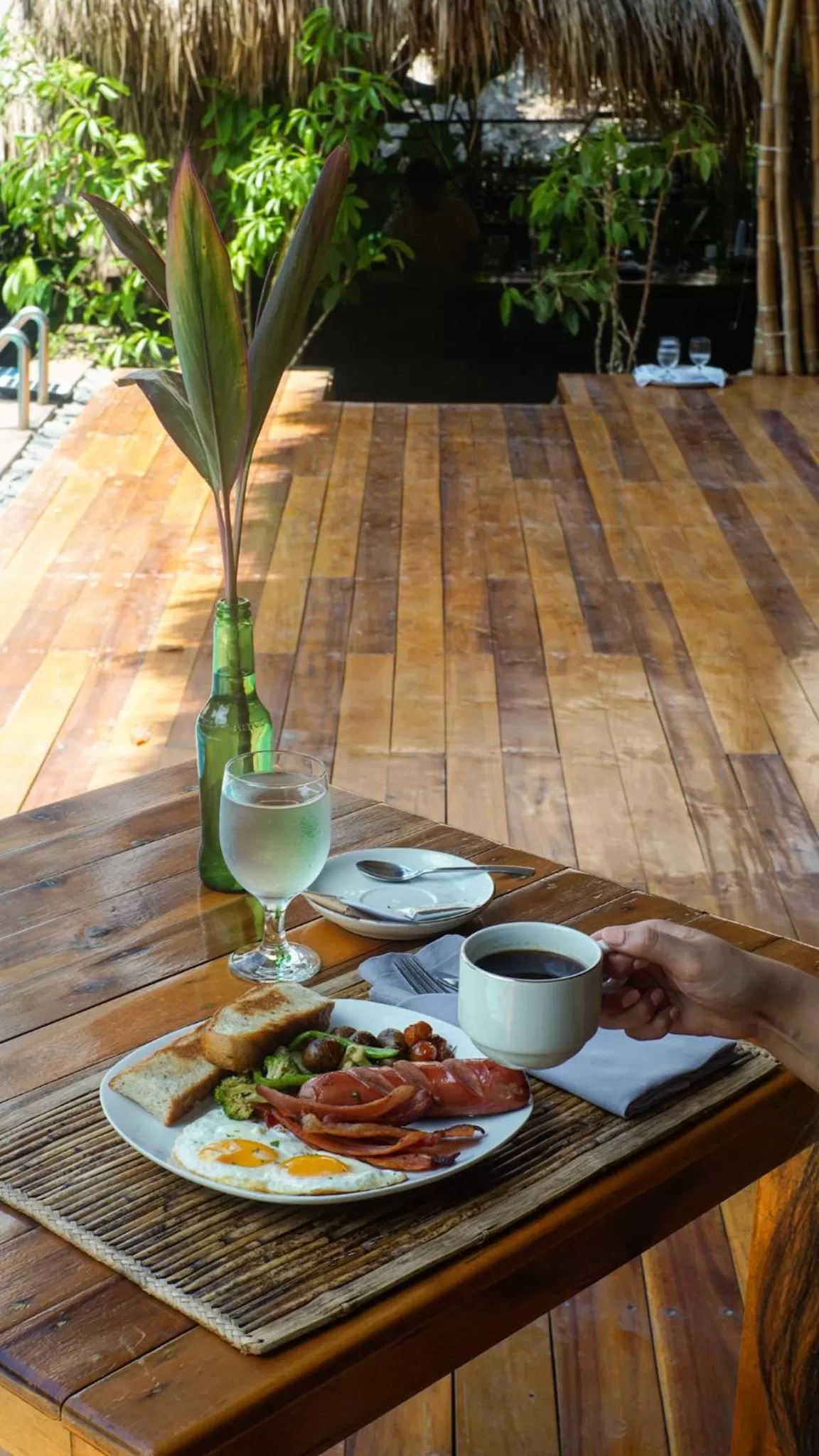 Restaurant/places to eat in La Colonial Resort