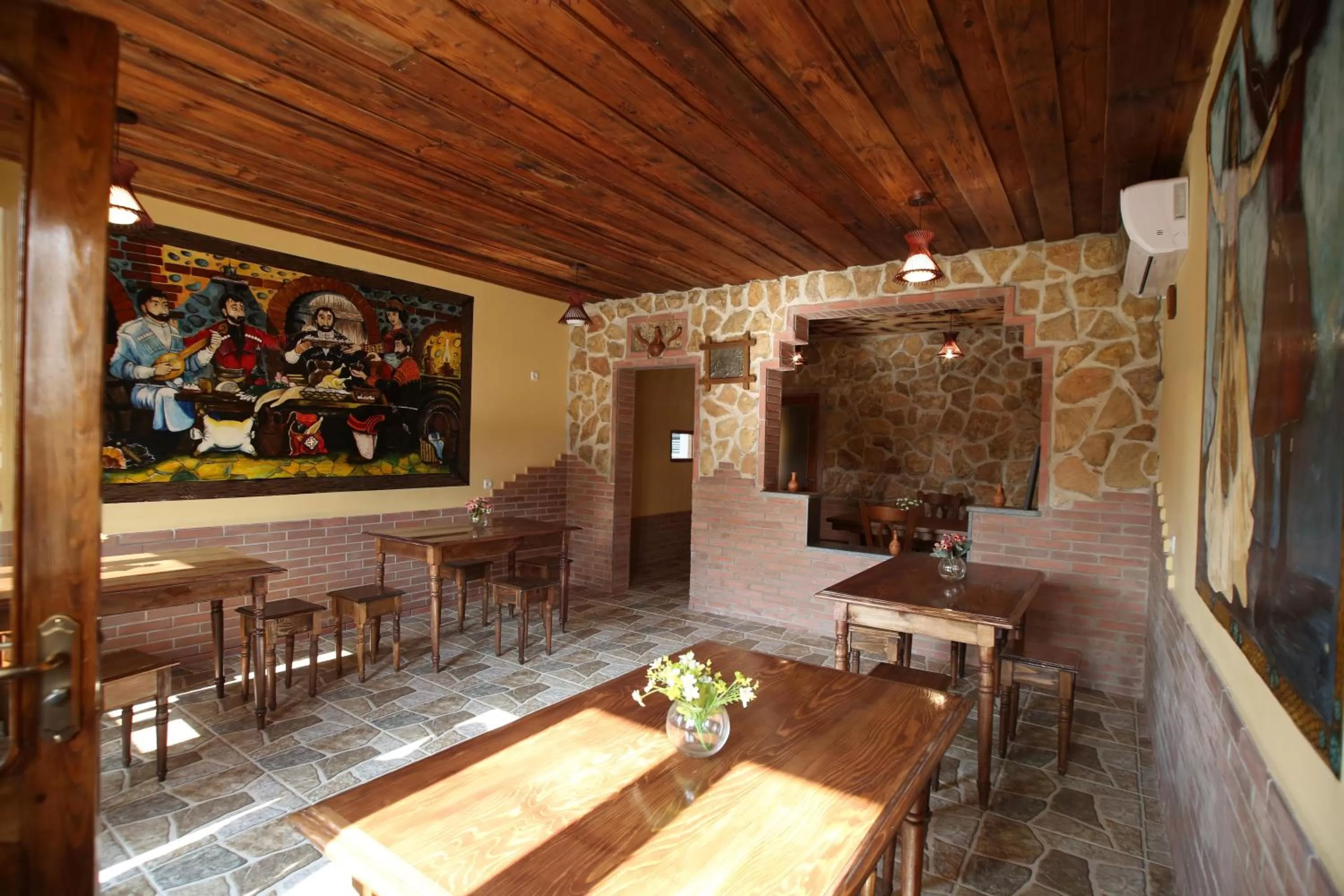 Food and drinks in Hotel Harmony