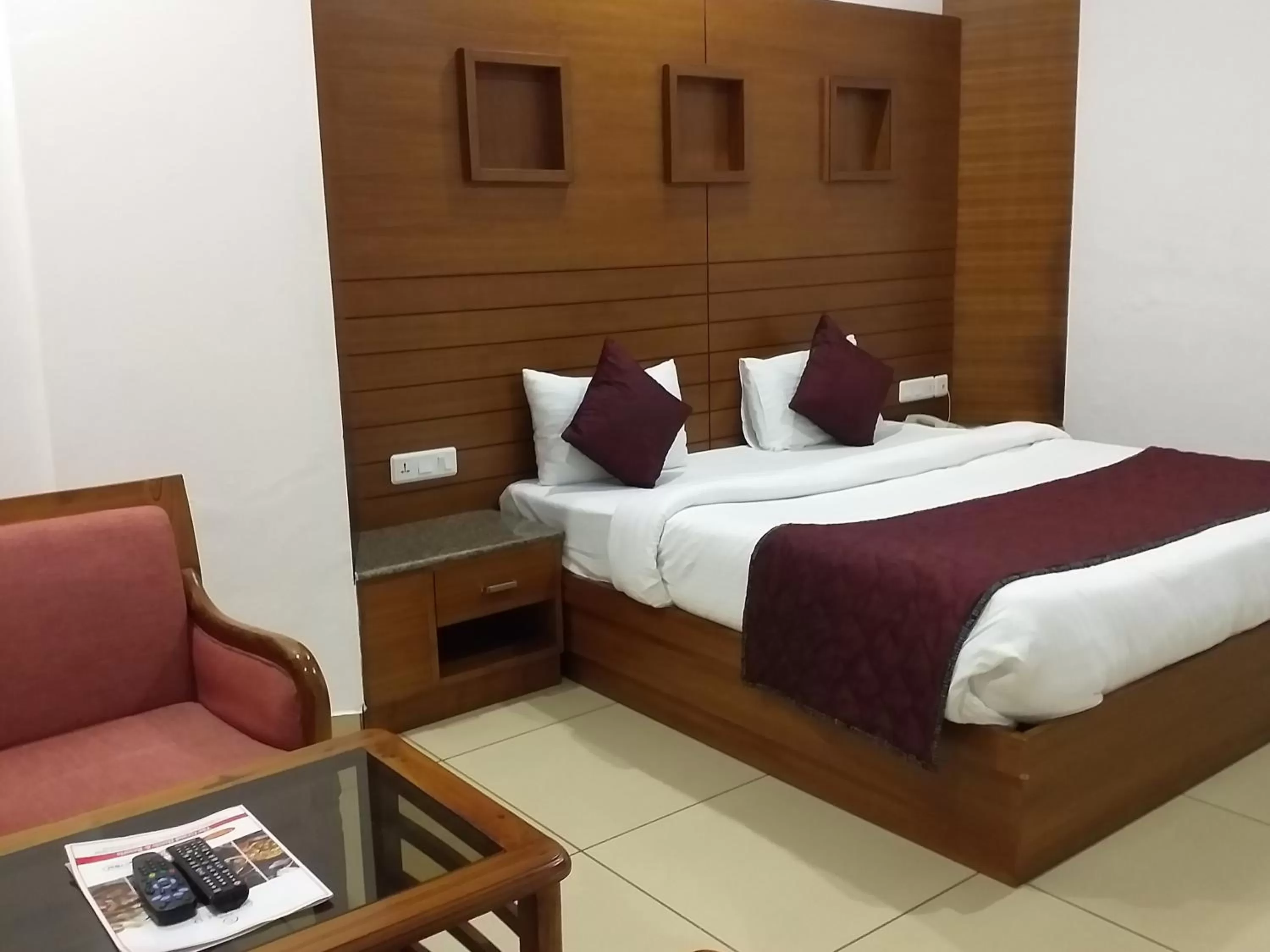 Photo of the whole room, Bed in Grand Hotel Nawanshahr