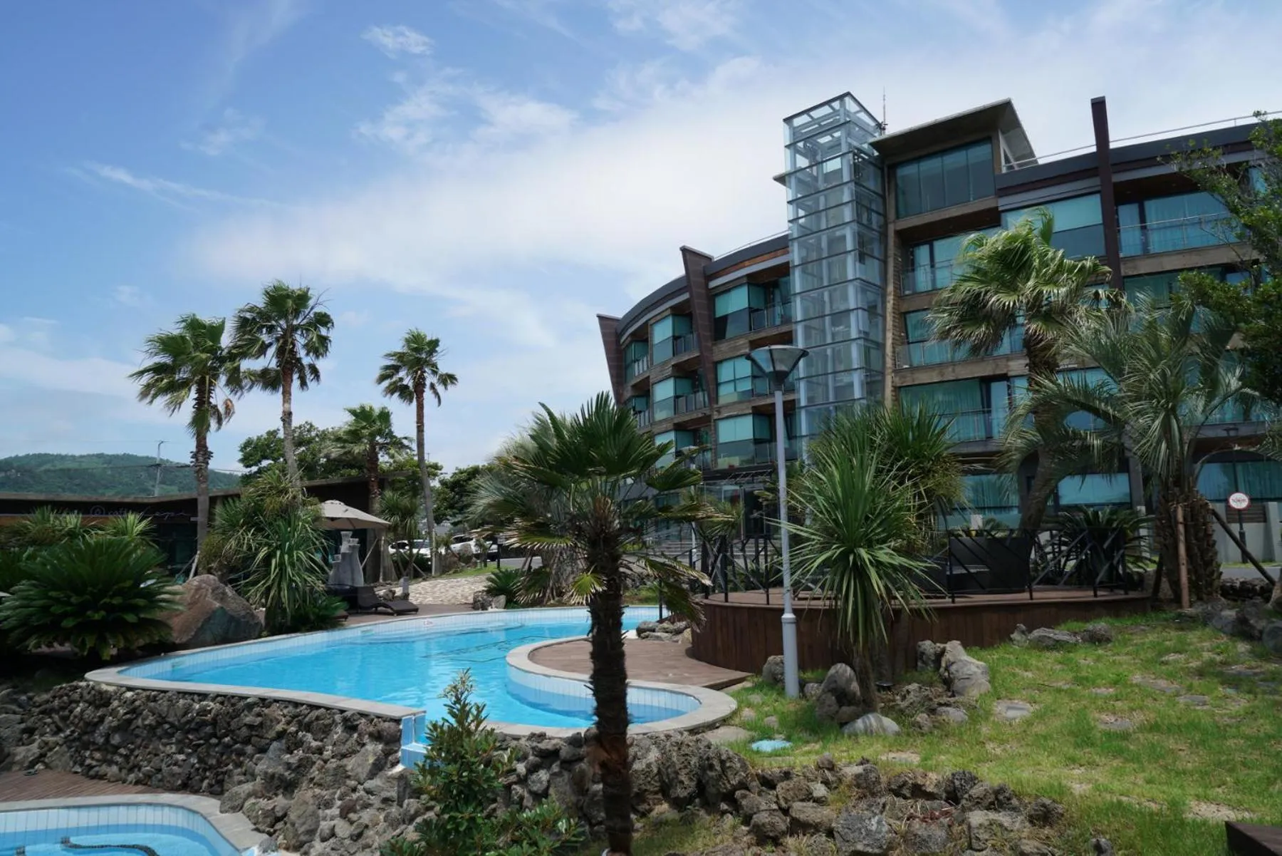 Swimming Pool in Jeju Hotel Scarboro